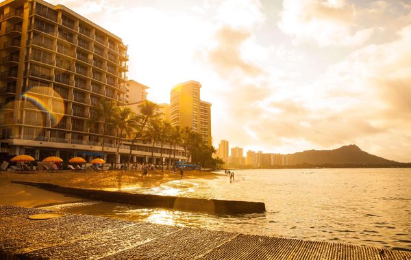 OUTRIGGER Reef Waikiki Beach Resort
