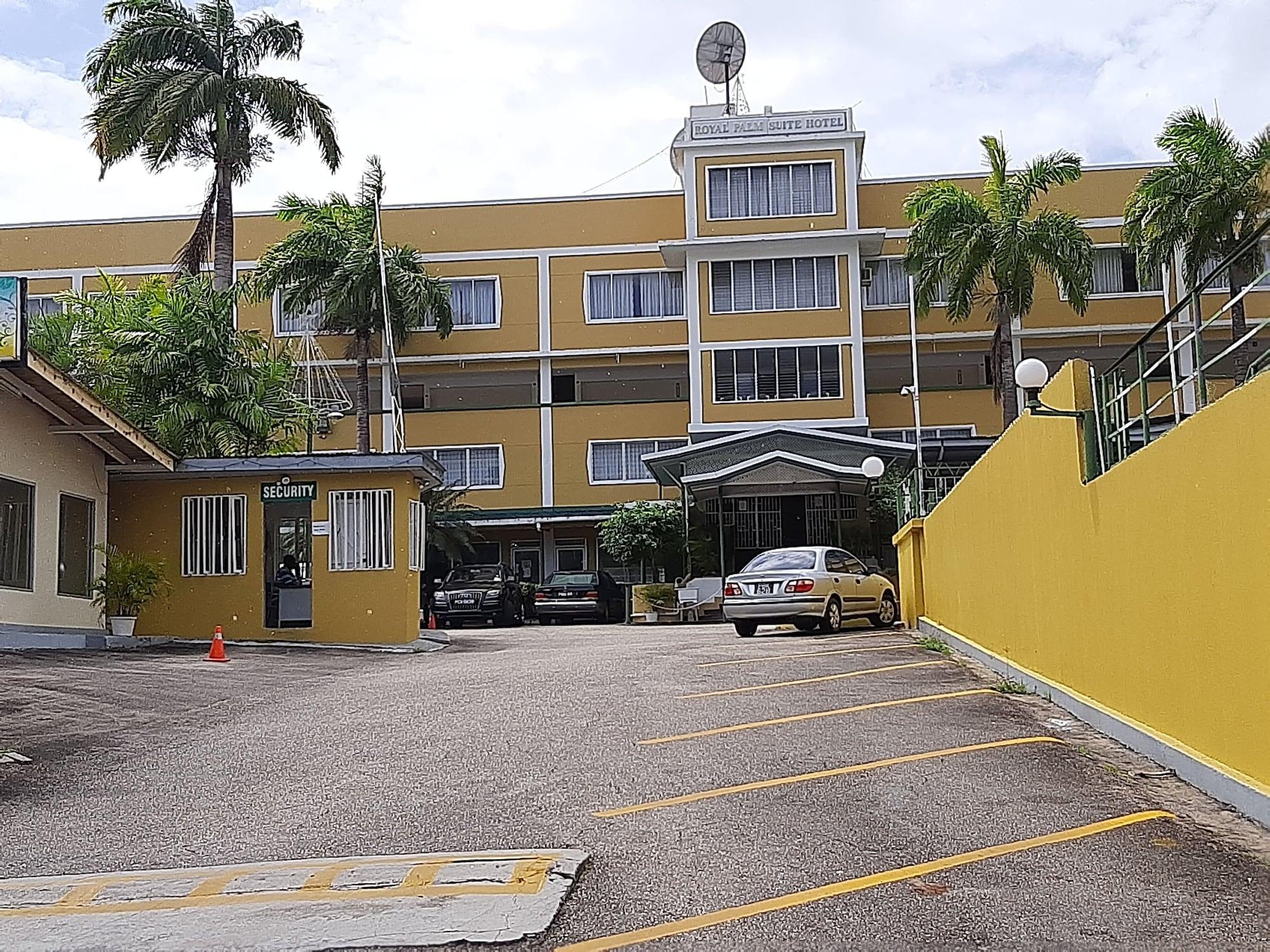 Vista Exterior Royal Palm Suite Hotel