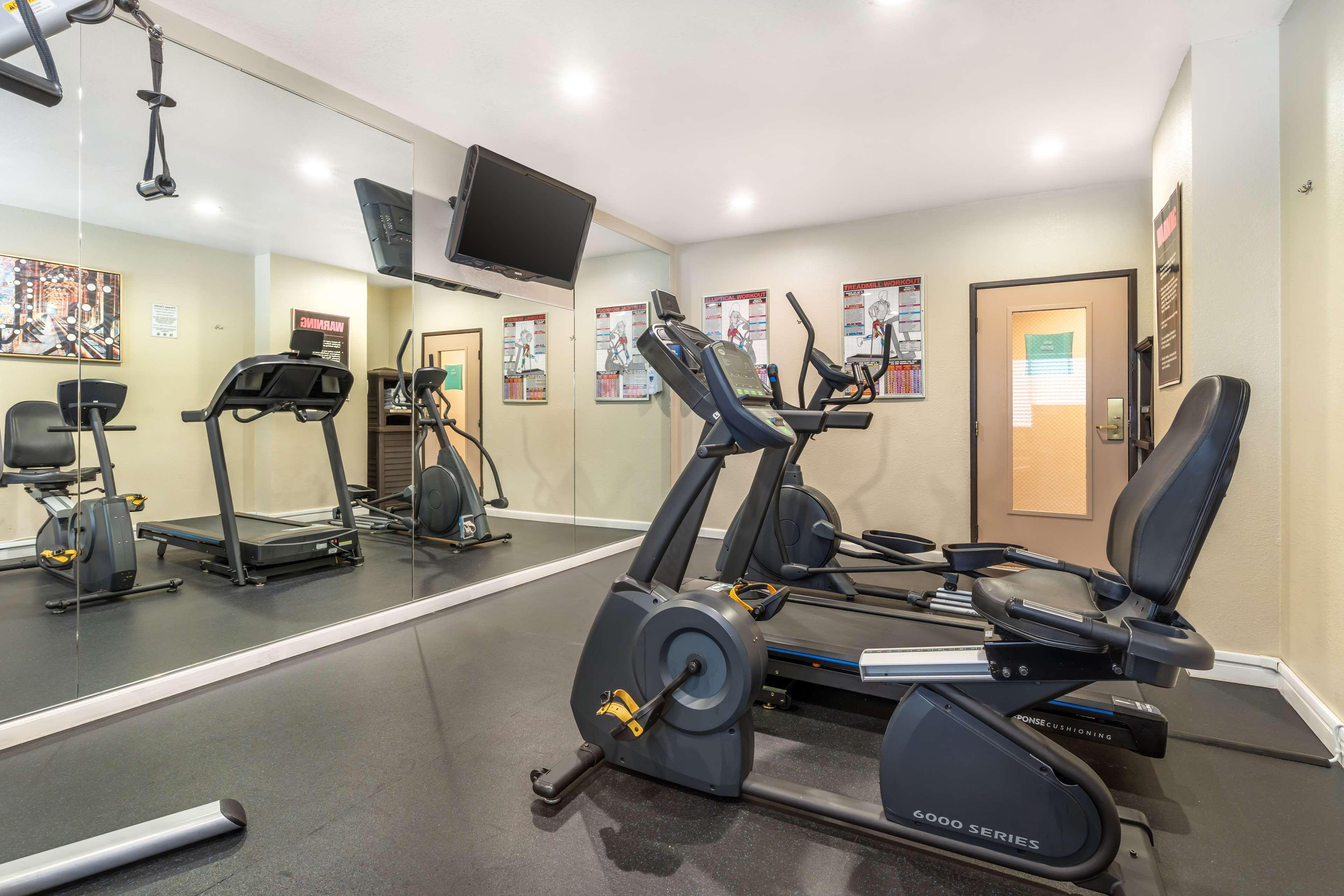 Gimnasio Best Western John Muir Inn