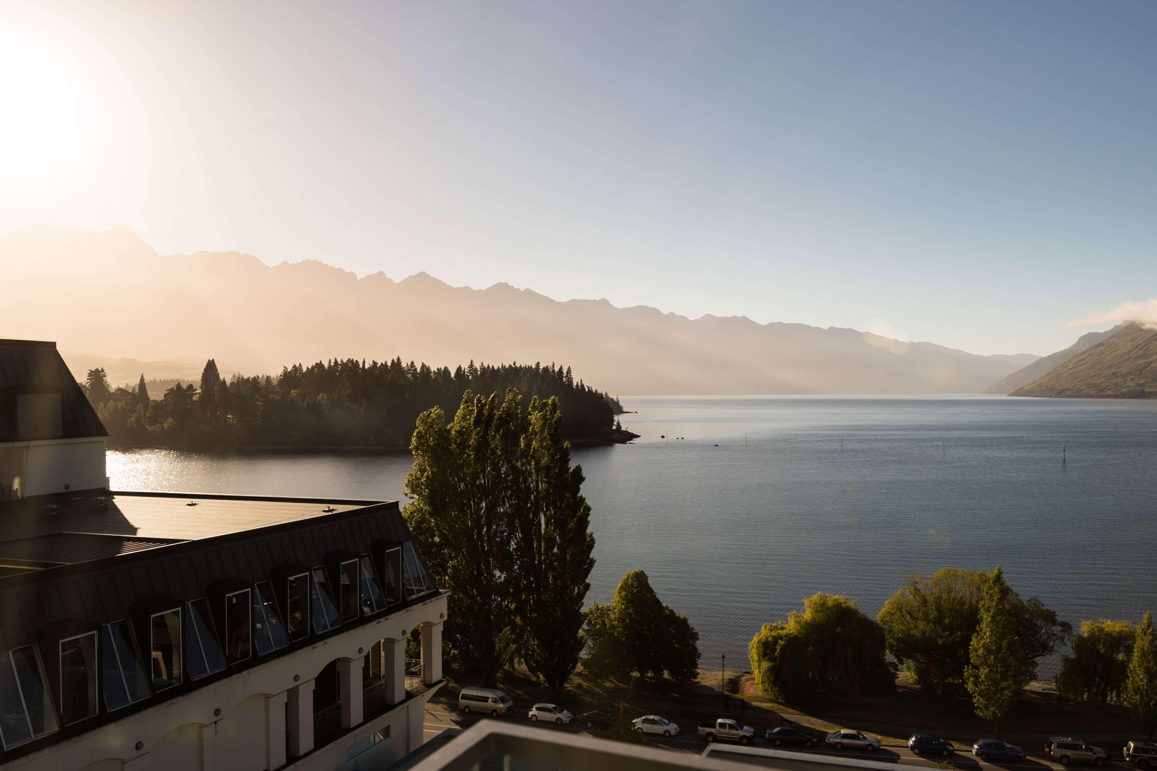 Vista Exterior QT Queenstown