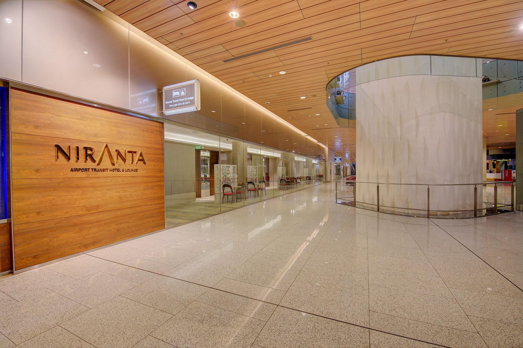 Vista Exterior Niranta Transit Hotel Mumbai Airport