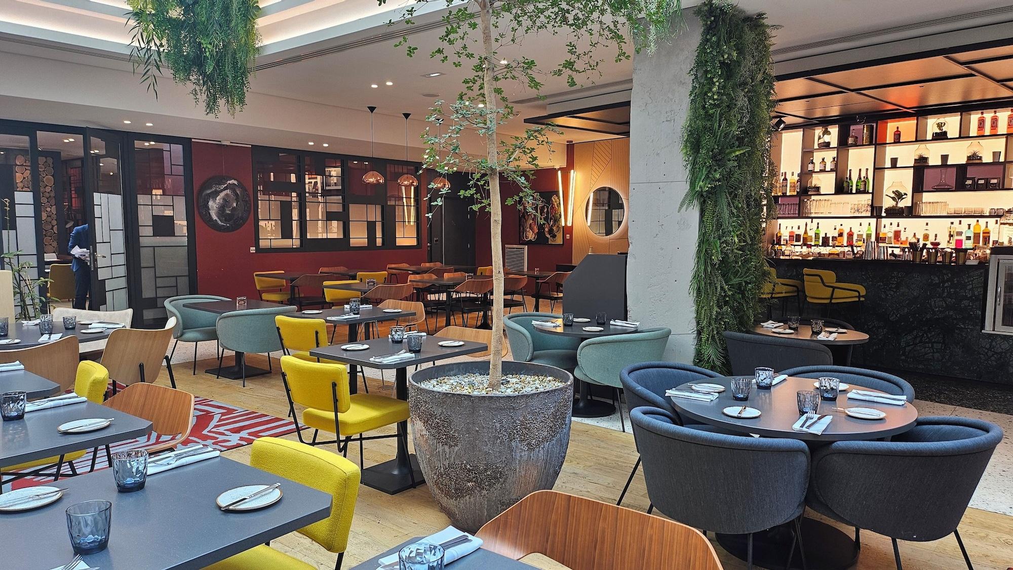 Restaurant Canopy by Hilton Paris Eiffel Tower