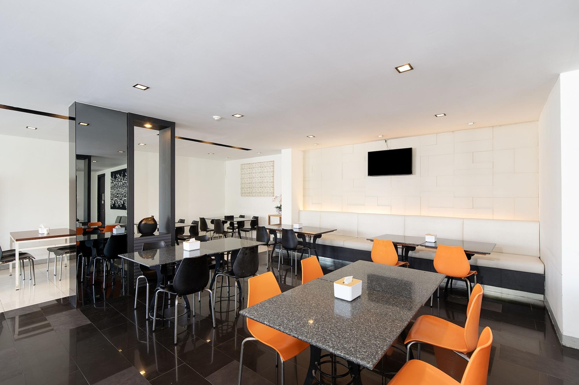 Restaurant Leenova Hotel