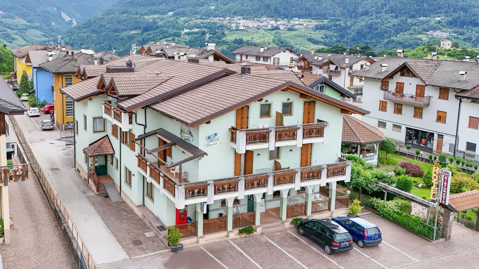 Varios HC HOTEL GARNI ROOM AND APARTMENT