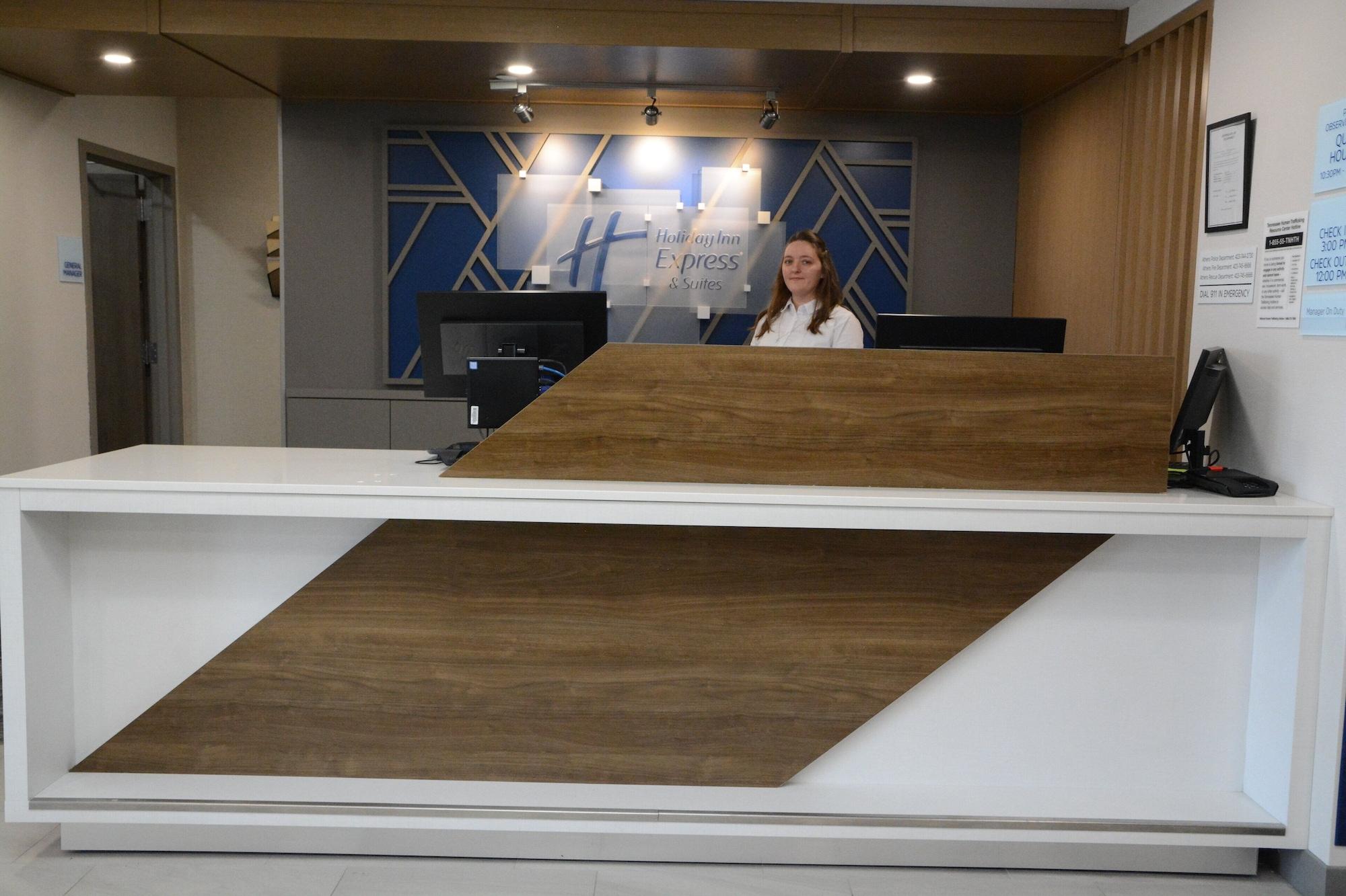 Vista Lobby Holiday Inn Express Athens by IHG