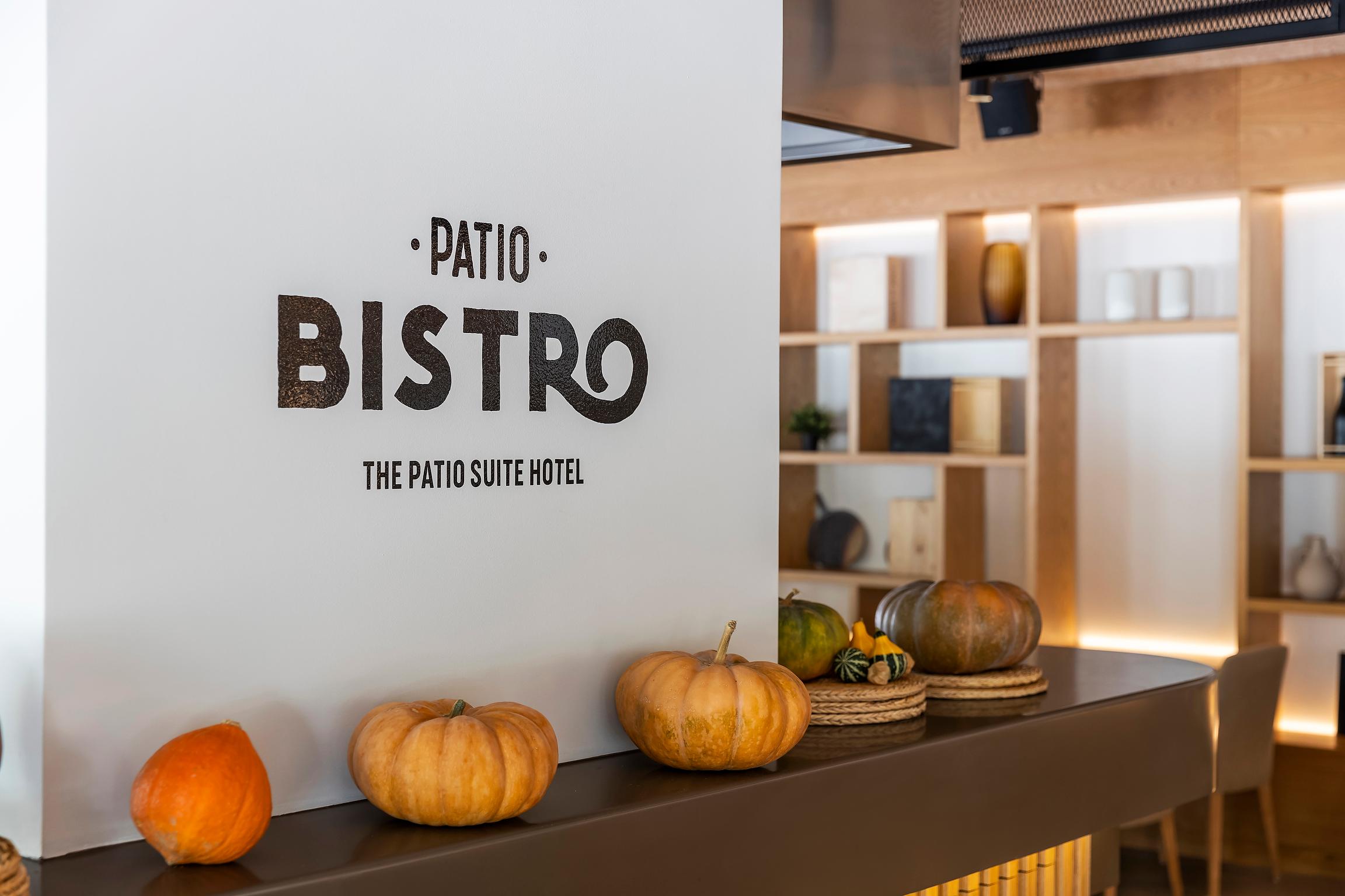 Restaurant The Patio Suite Hotel