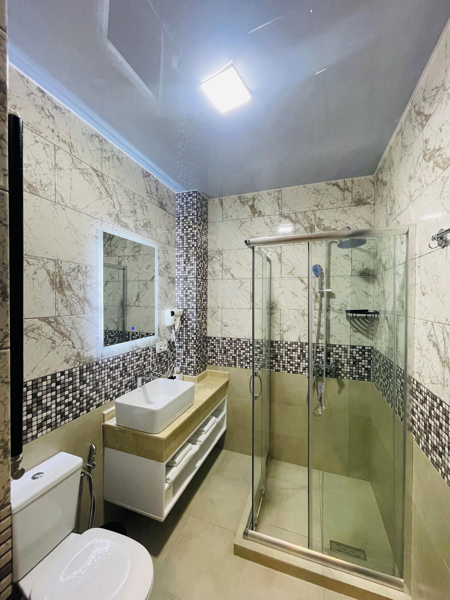 Equipamiento de Habitación DADIANI Inn