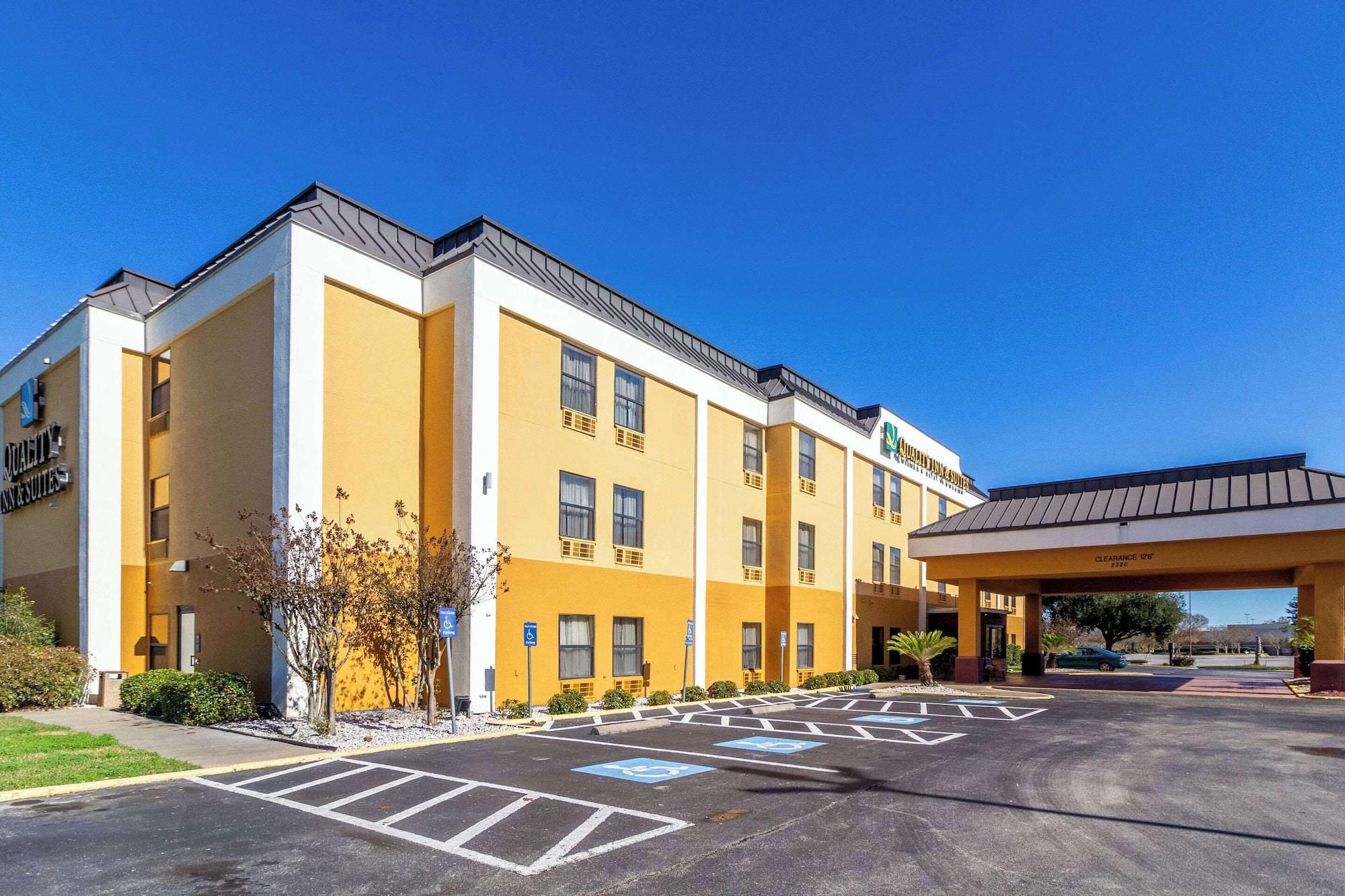 Vista Exterior Quality Inn Texas City I-45