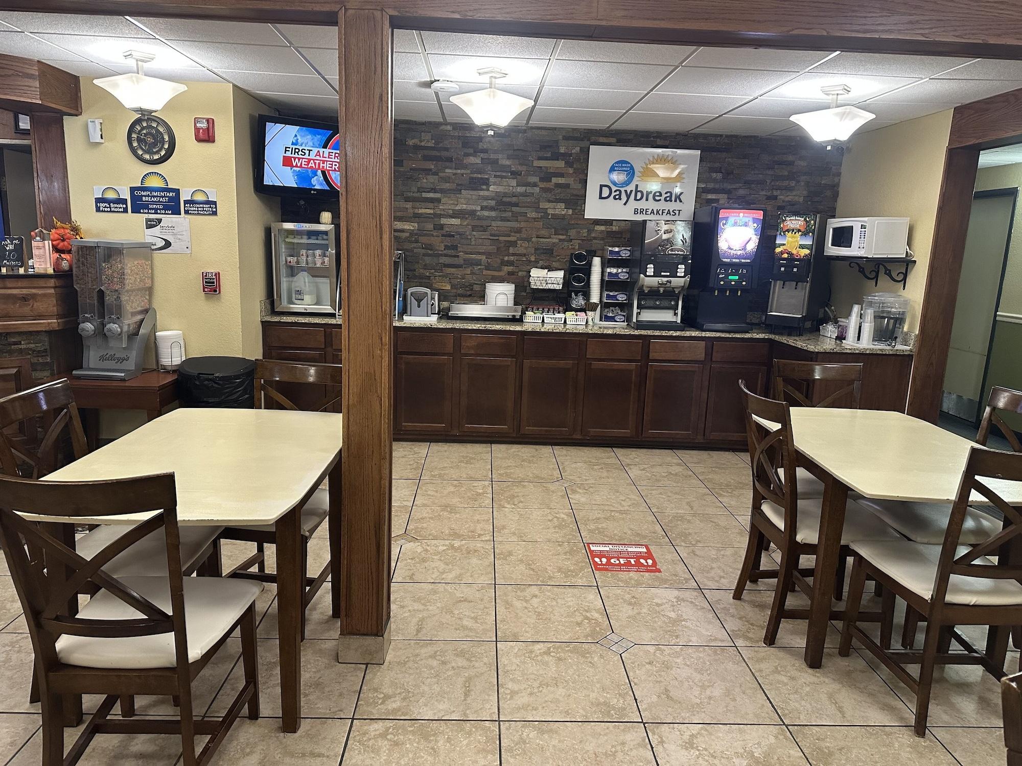 Restaurant Days Inn & Suites by Wyndham Gunnison
