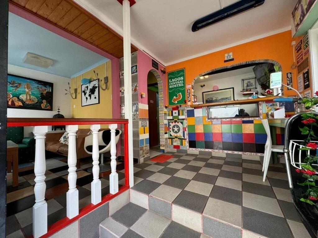 Comodidades del Alojamiento Lagos Central Hostel