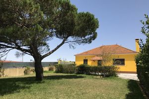 Alquiler Vacacional - Casa Rustica secluded, close to the beaches of Ericeira, Mafra and Sintra.