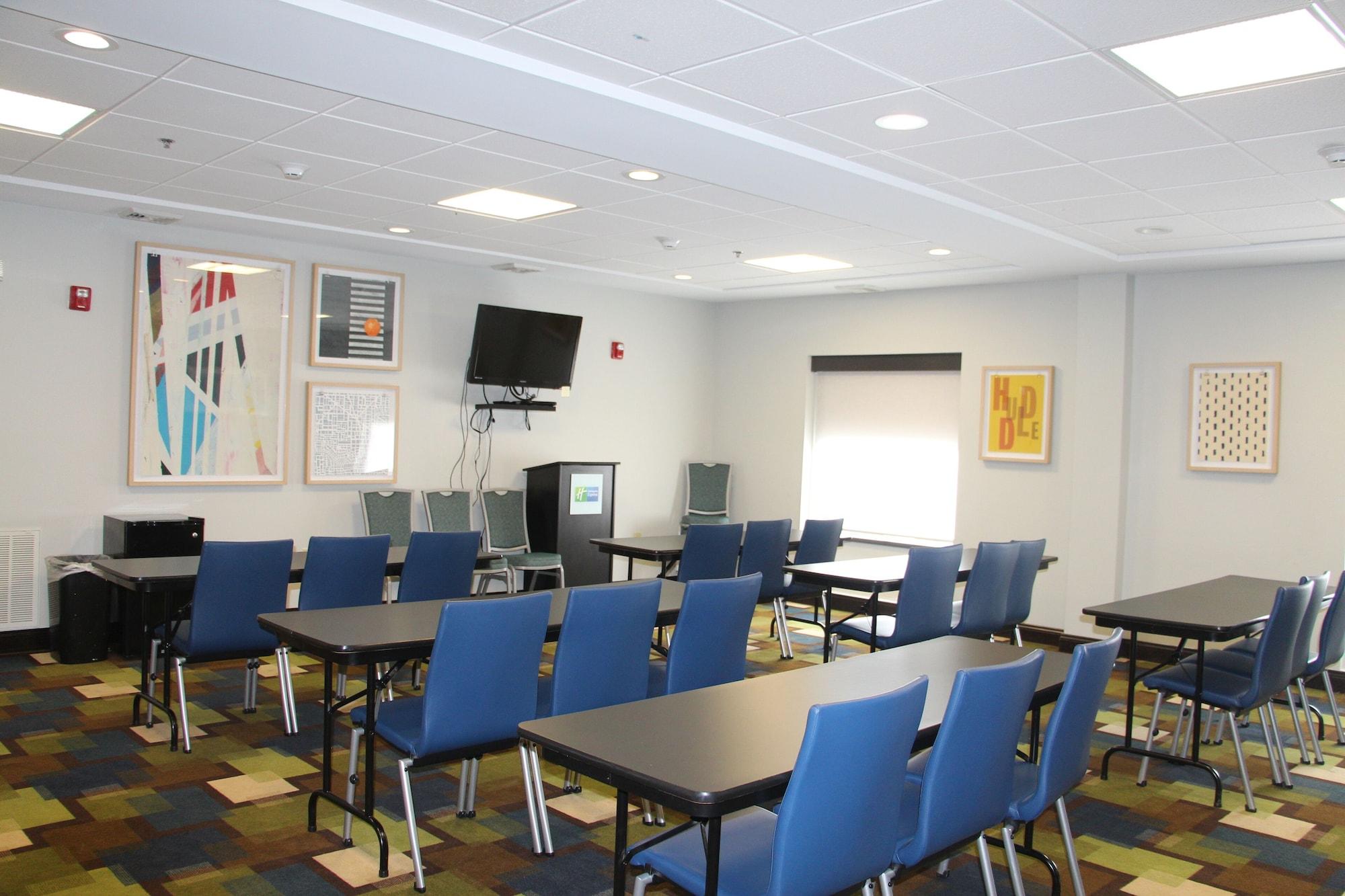 Sala de Reuniones Holiday Inn Express and Suites Wytheville by IHG