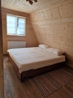 Alquiler Vacacional - Bucovina-a-framehouse-hottub-fireplace-patio-wifi