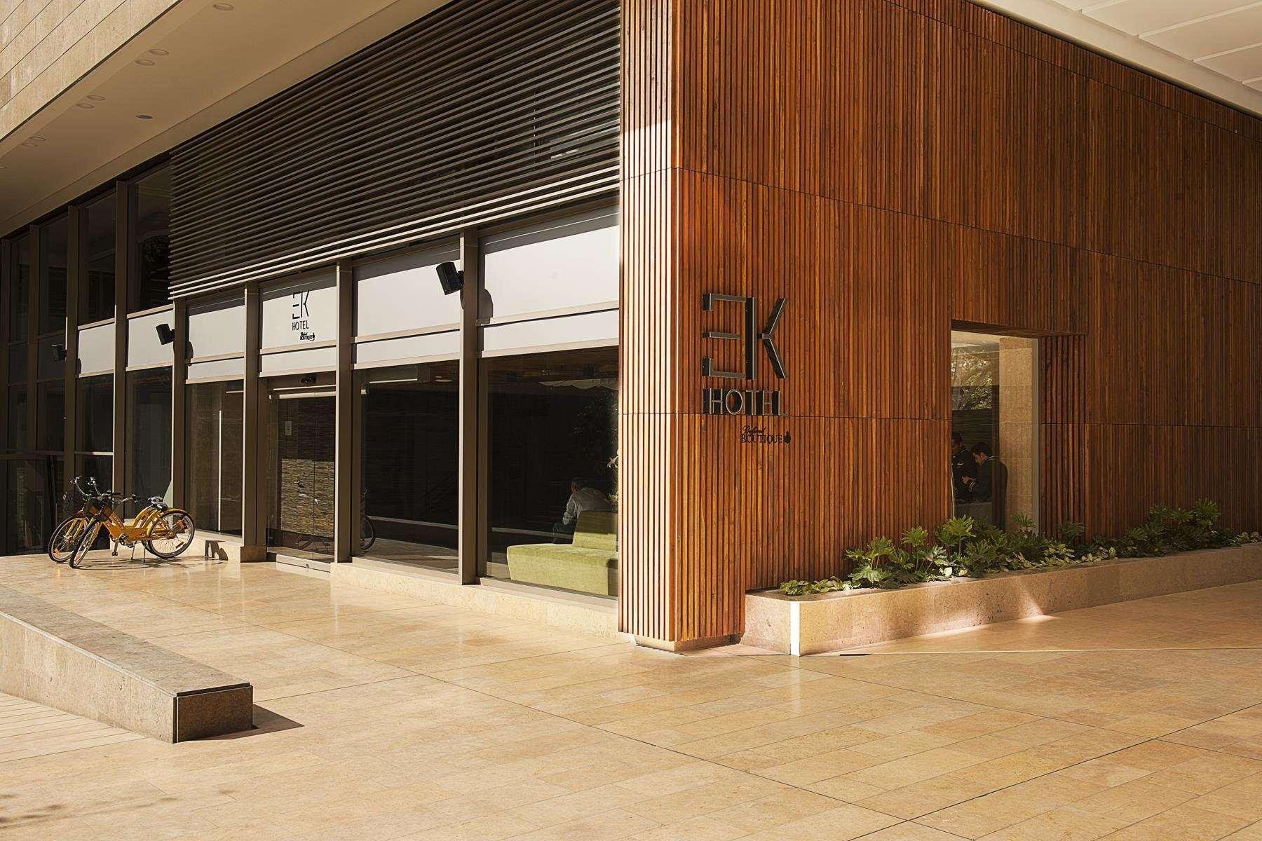 Vista da fachada EK Hotel By Preferred Hotels Group