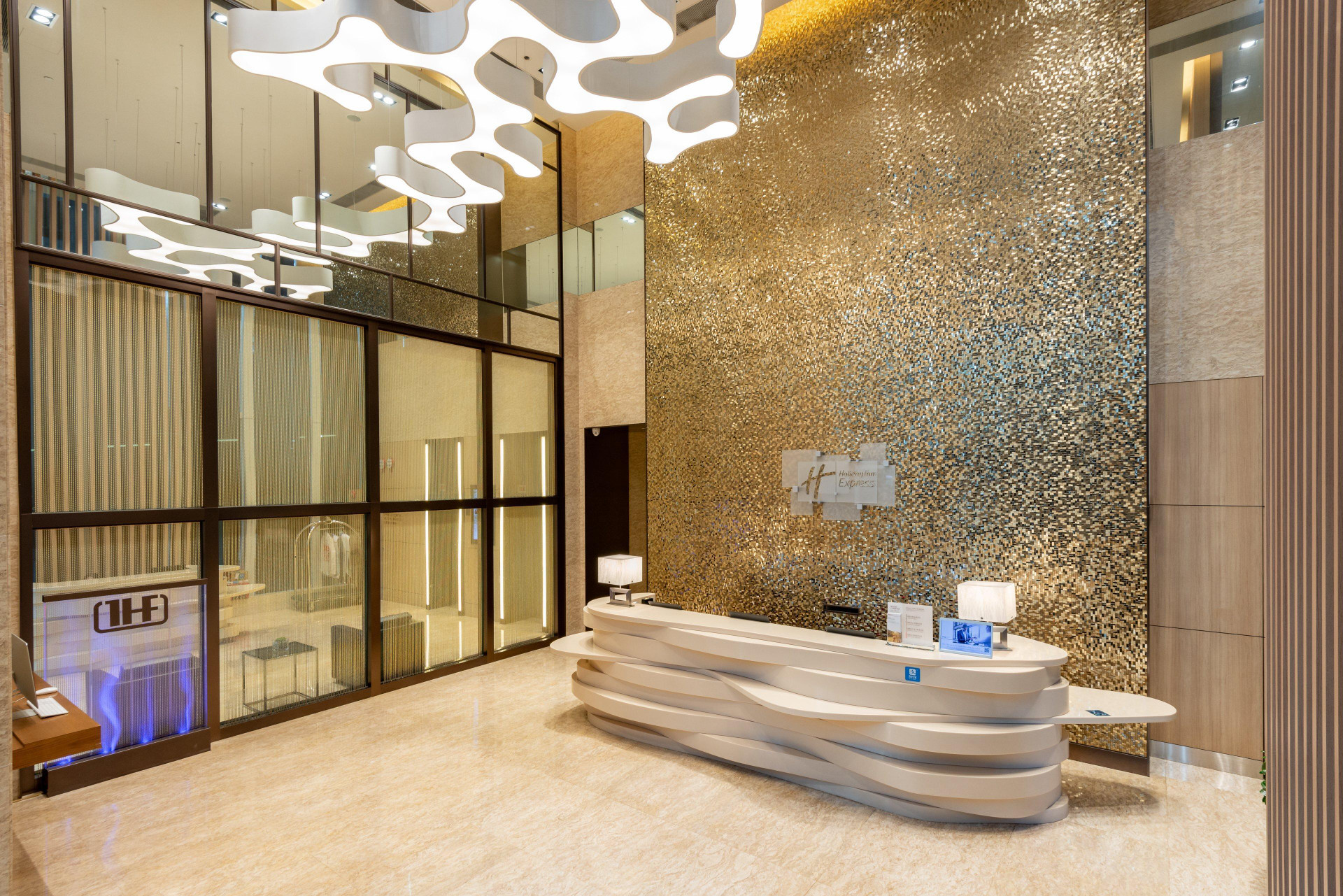 Vista Lobby Holiday Inn Express Hong Kong Mongkok by IHG