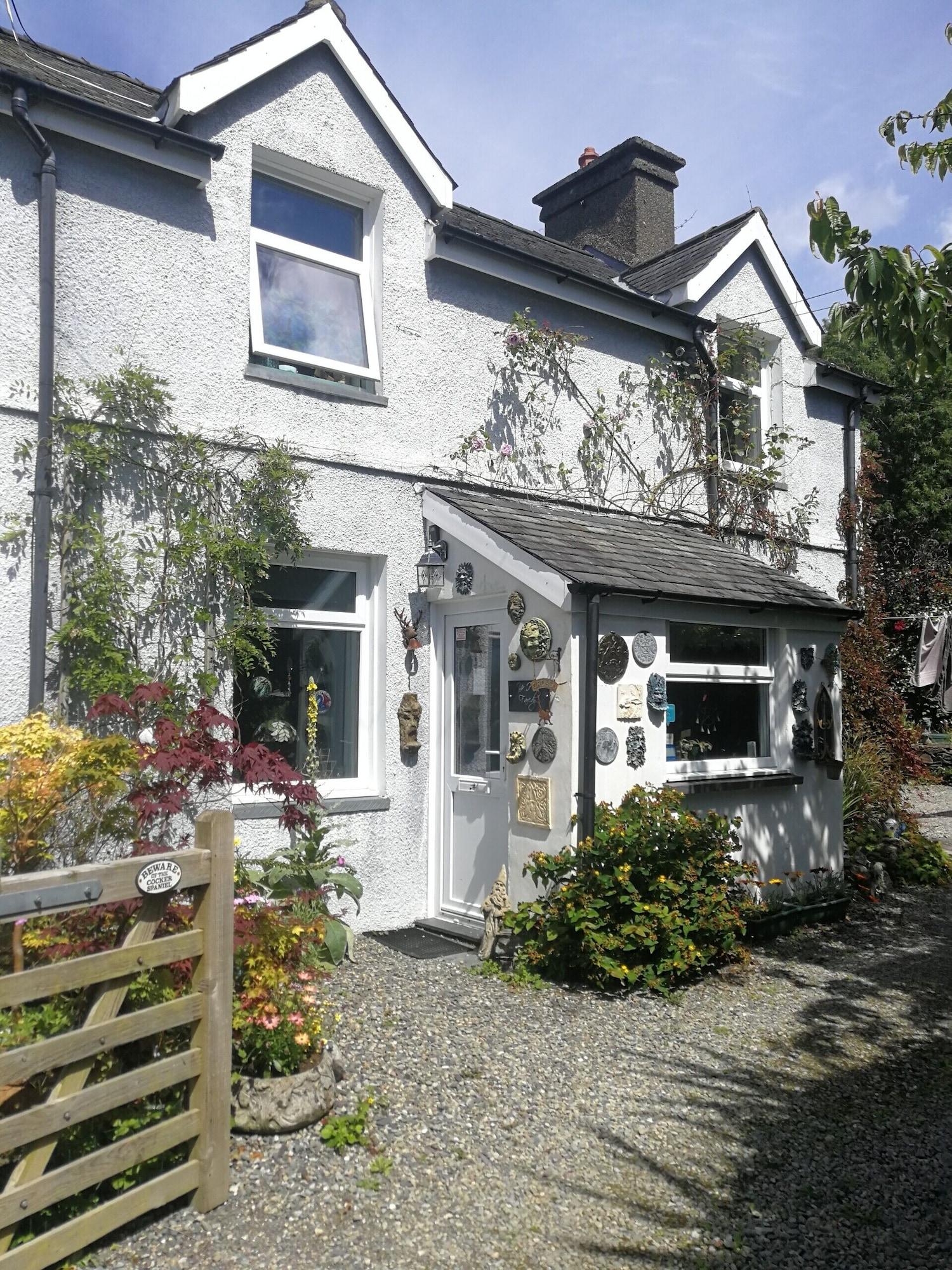 Varios Yr  Hen Farcdy Bed & Breakfast