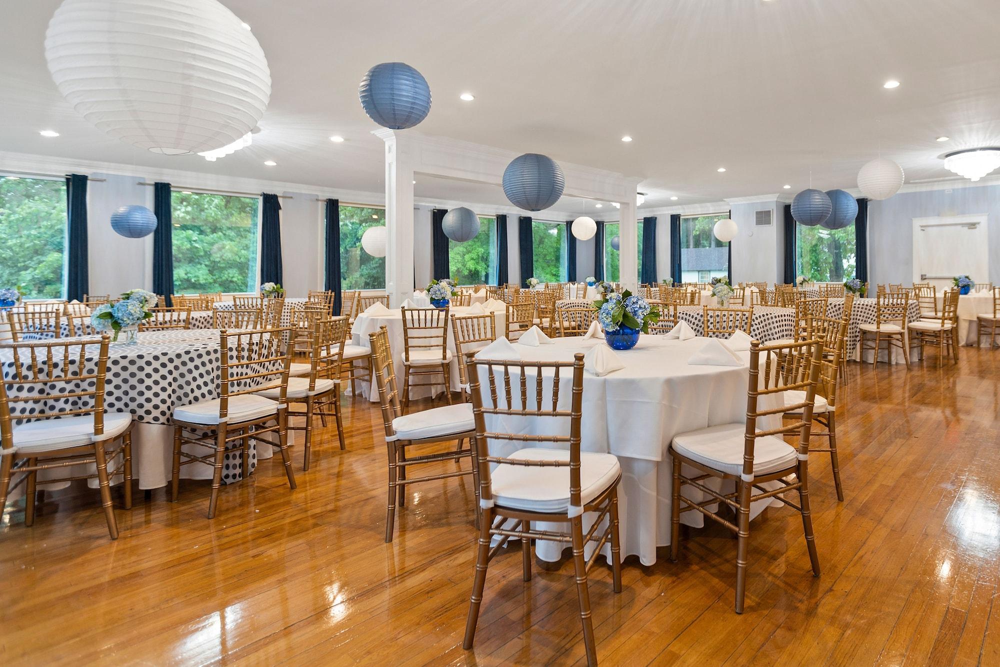 Salón de Baile Seven Hills Inn