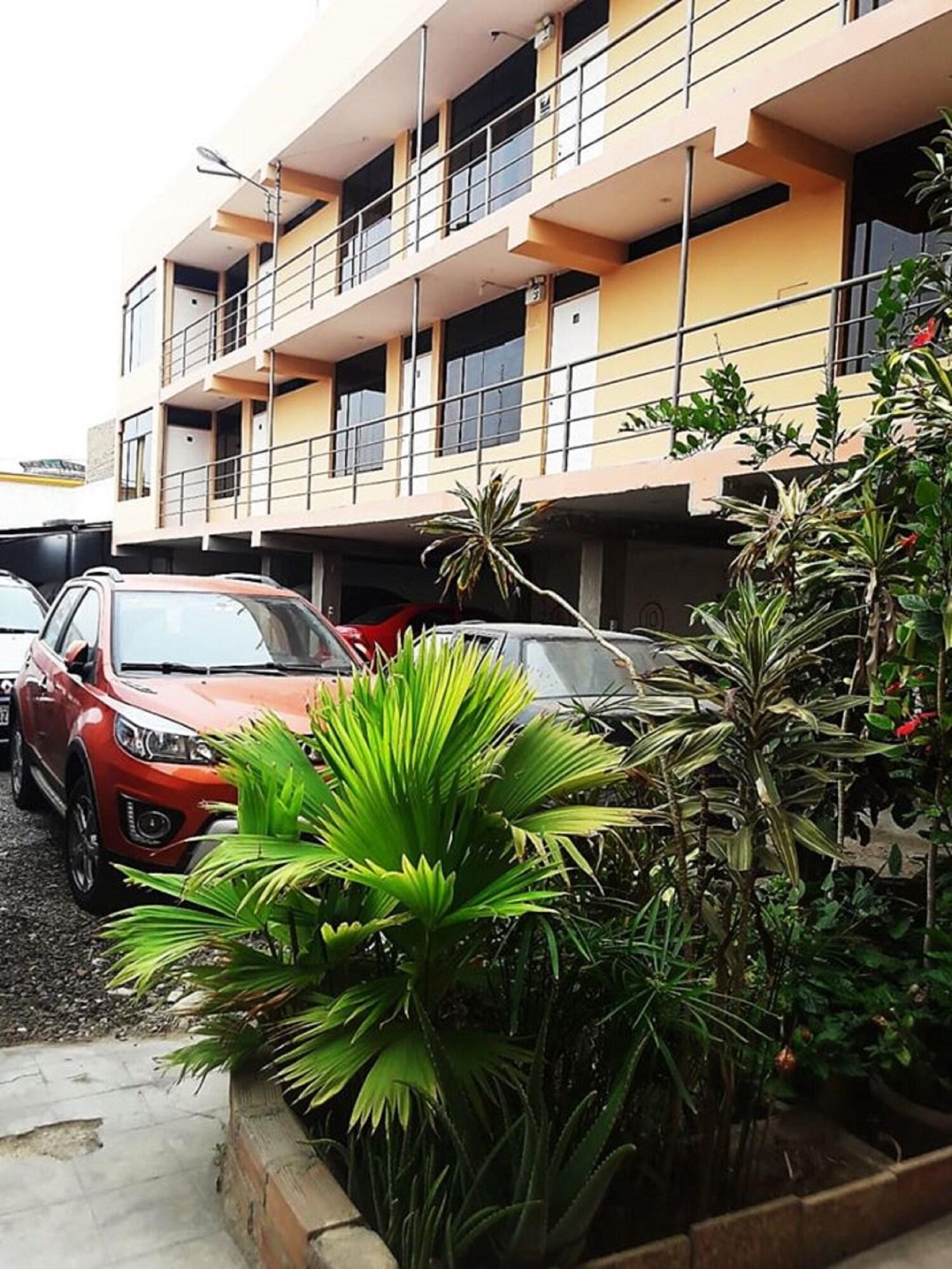 Vista Exterior Hotel Emperador