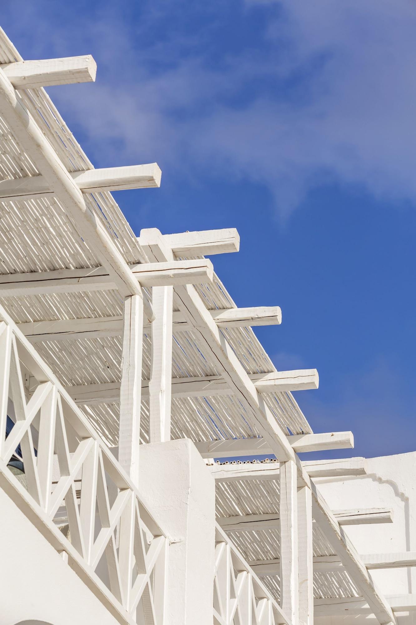 Vista Exterior Loizos Stylish Residences