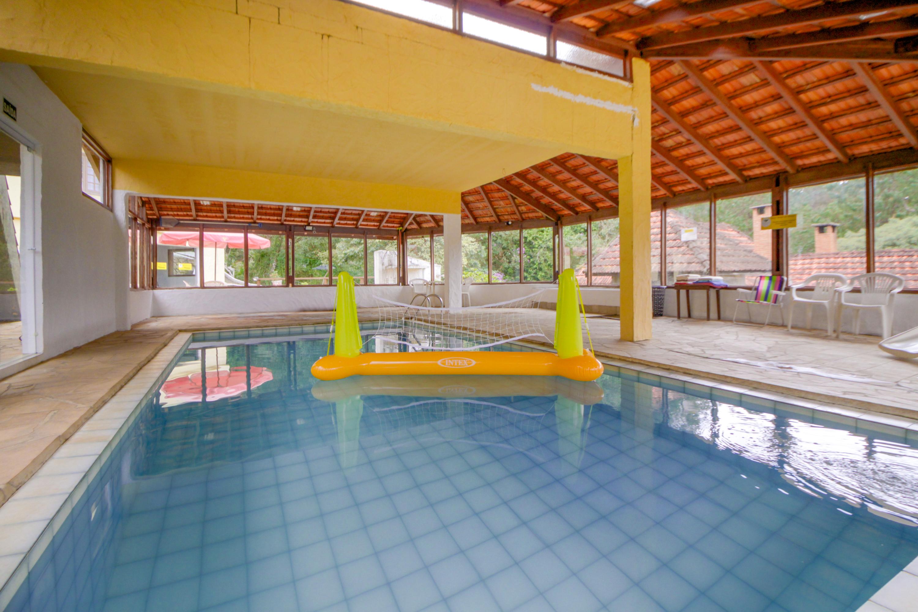 Vista Piscina VELINN Hotel Ninho do Falcão