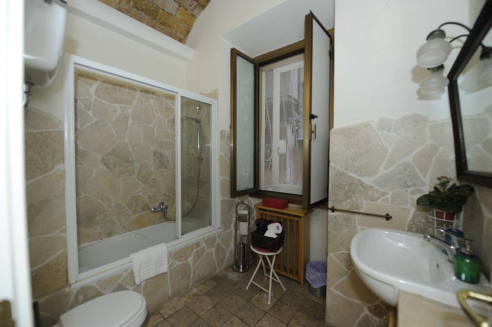 Equipamiento de Habitación B&B Chain Gallienus