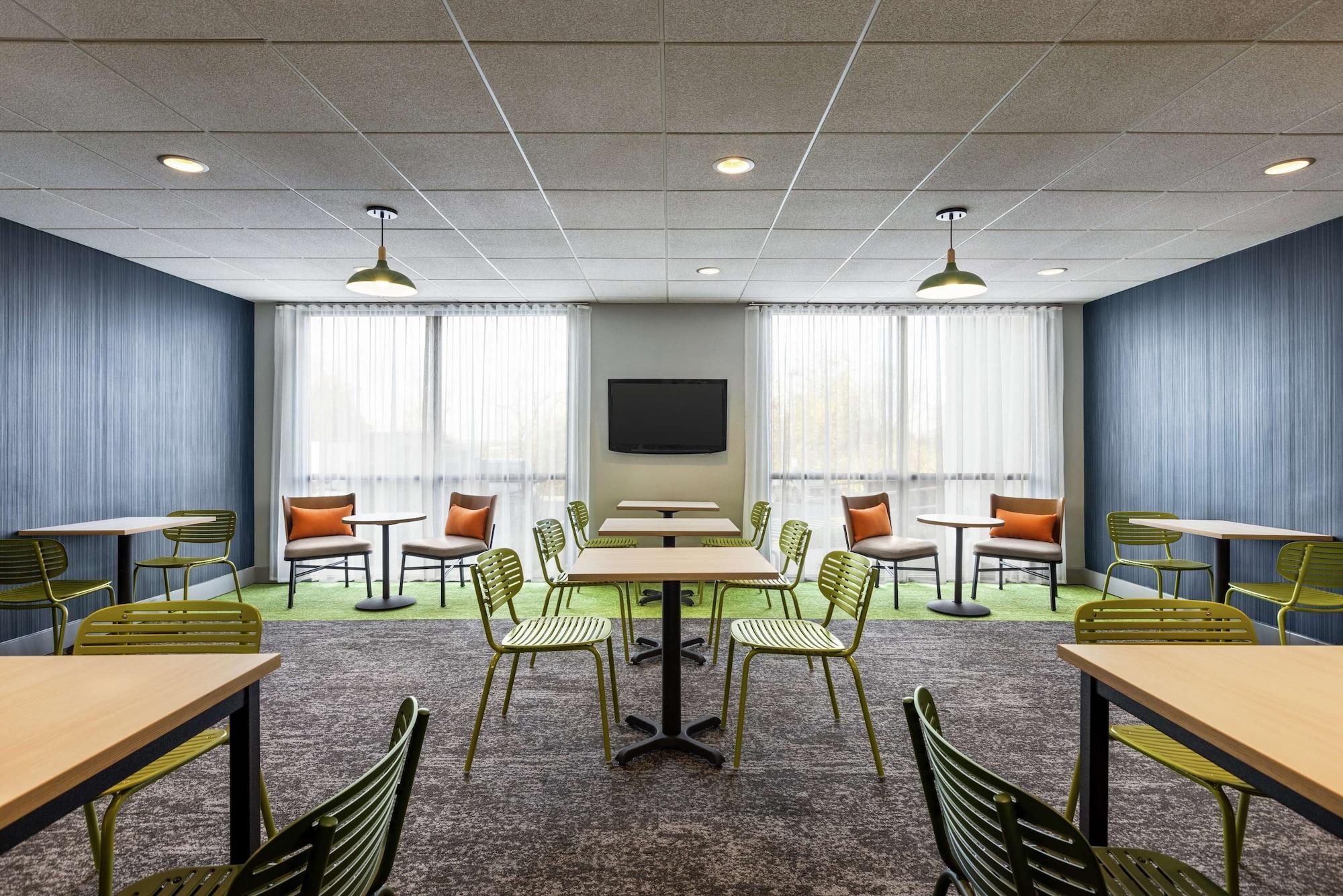 Restaurant Spark by Hilton Germantown Washington DC North