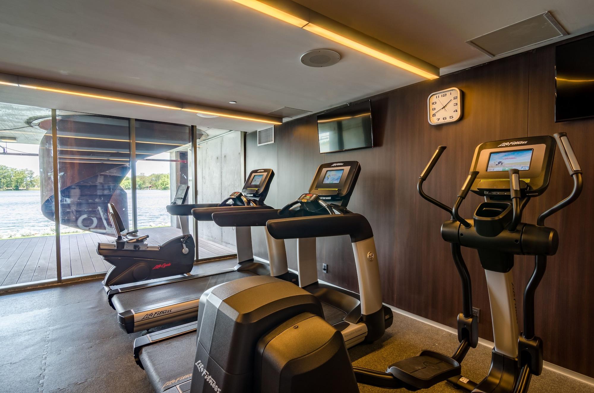 Gimnasio Hampton by Hilton Montevideo Carrasco