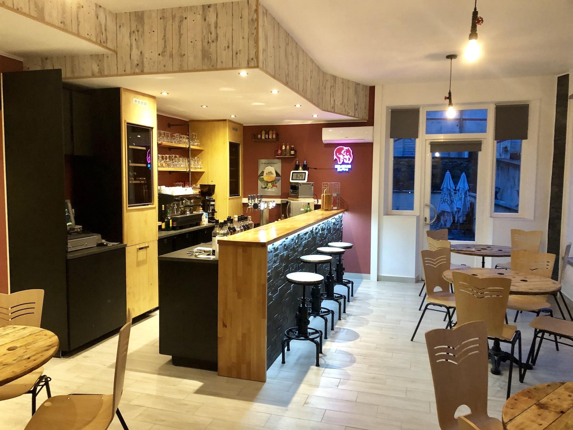 Bar/Salón Hôtel les Boucles de Meuse