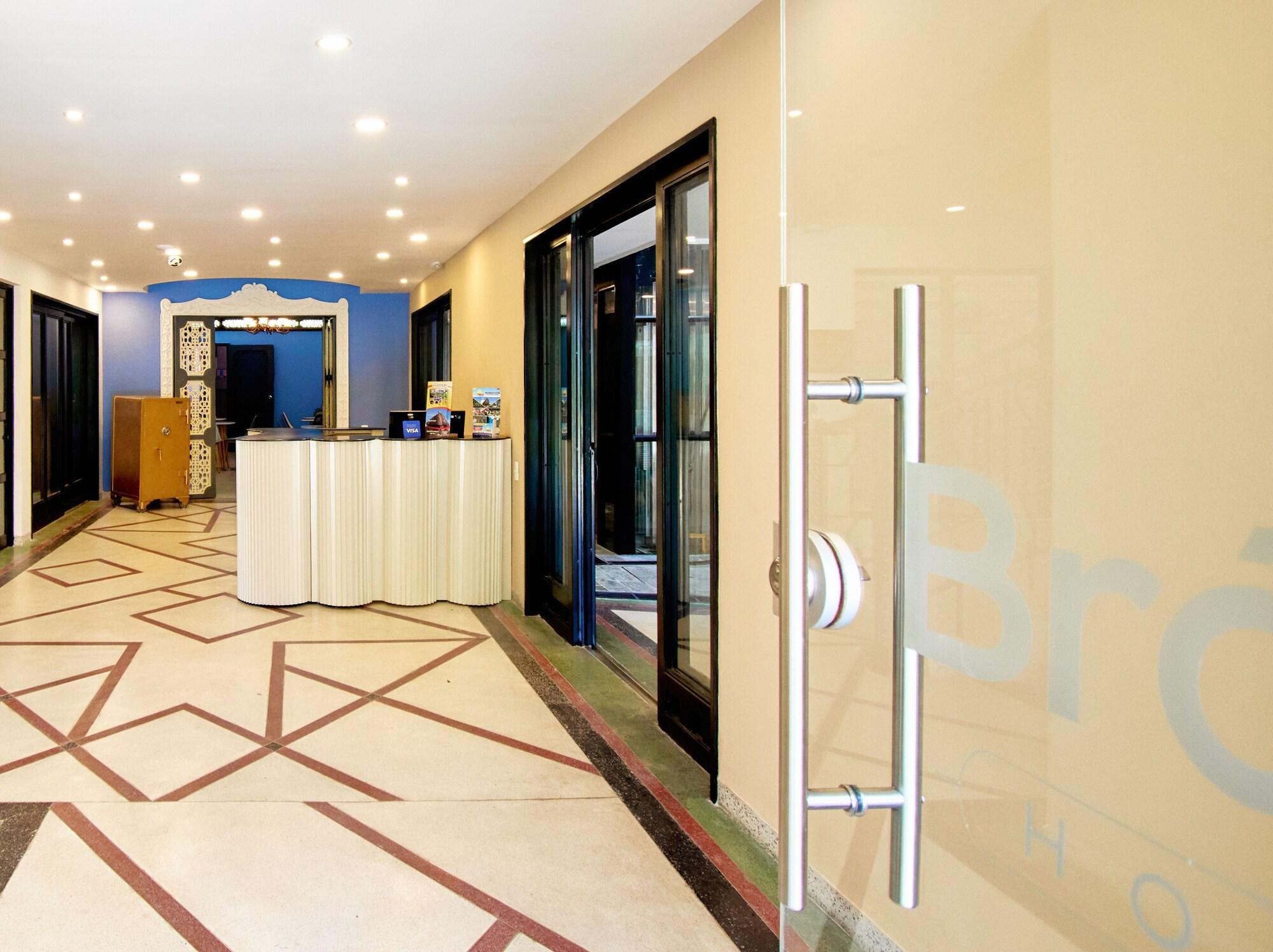 Vista Lobby Brana by Bernalo Hotel