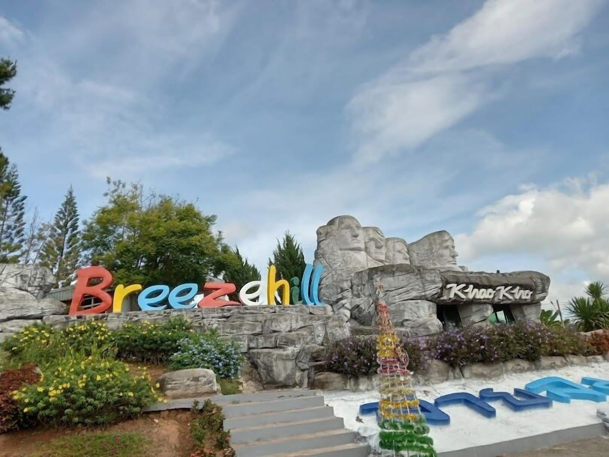 Vista Exterior Breeze Hill Hotel