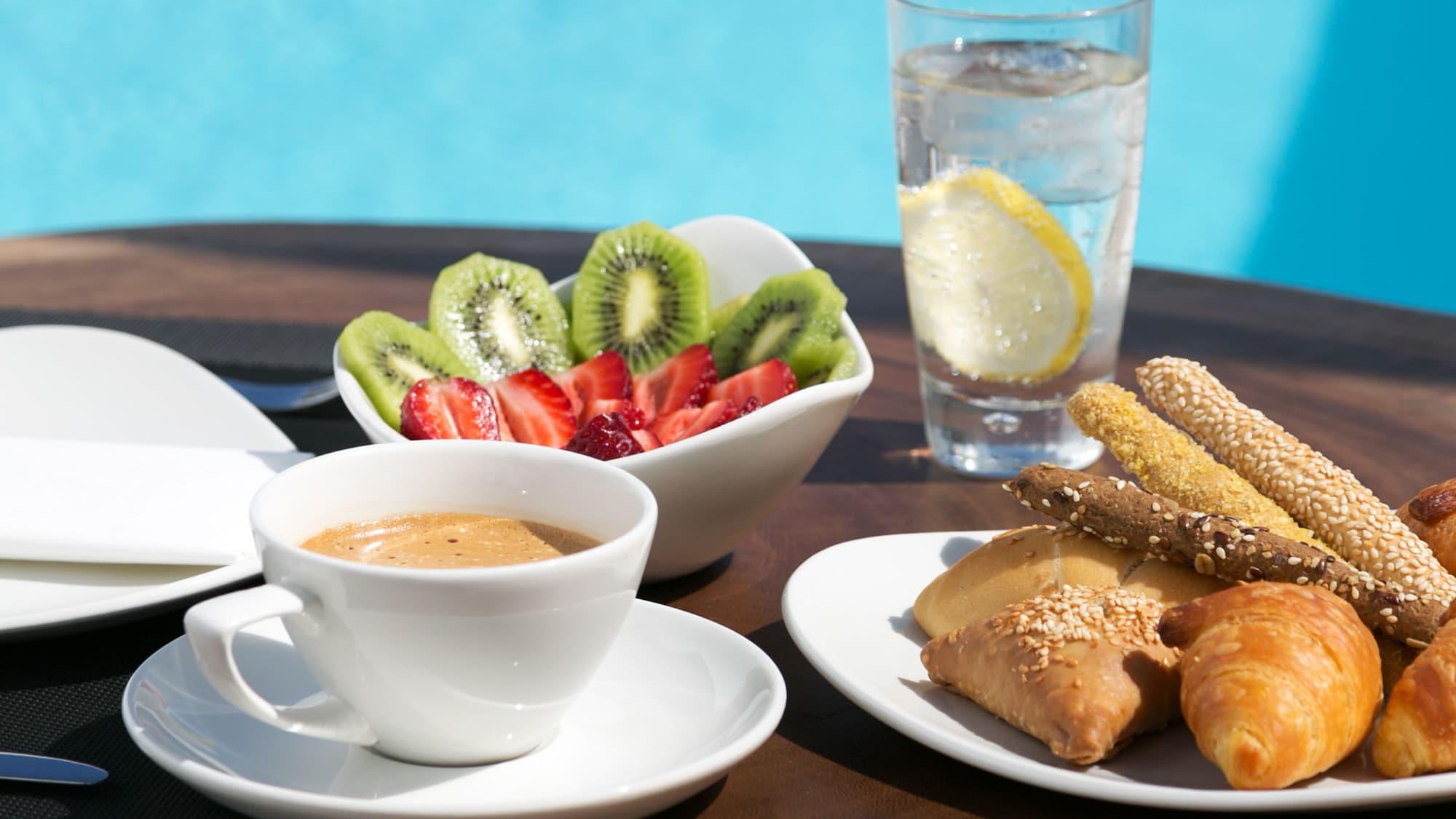 Restaurant Lilly Residence-All Sea View Suites | Adults Only