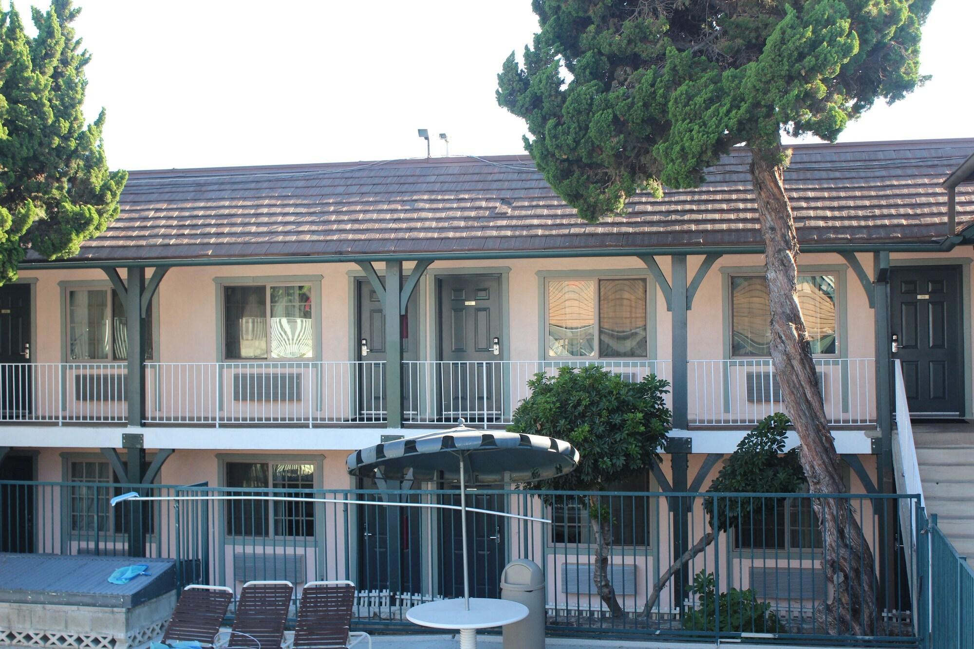 Vista Exterior Best Whittier Inn