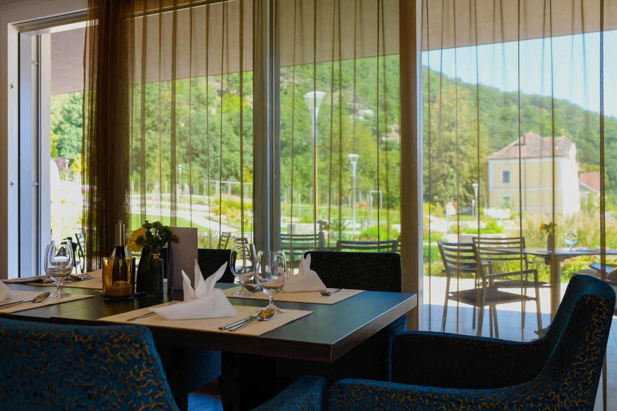 Restaurant NUHR Medical - Hotel & Restaurant