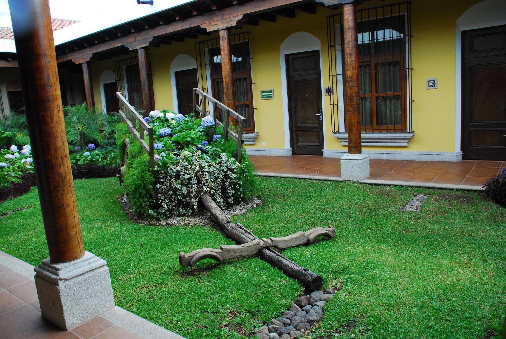 Vista Exterior Hotel Camino Real Antigua