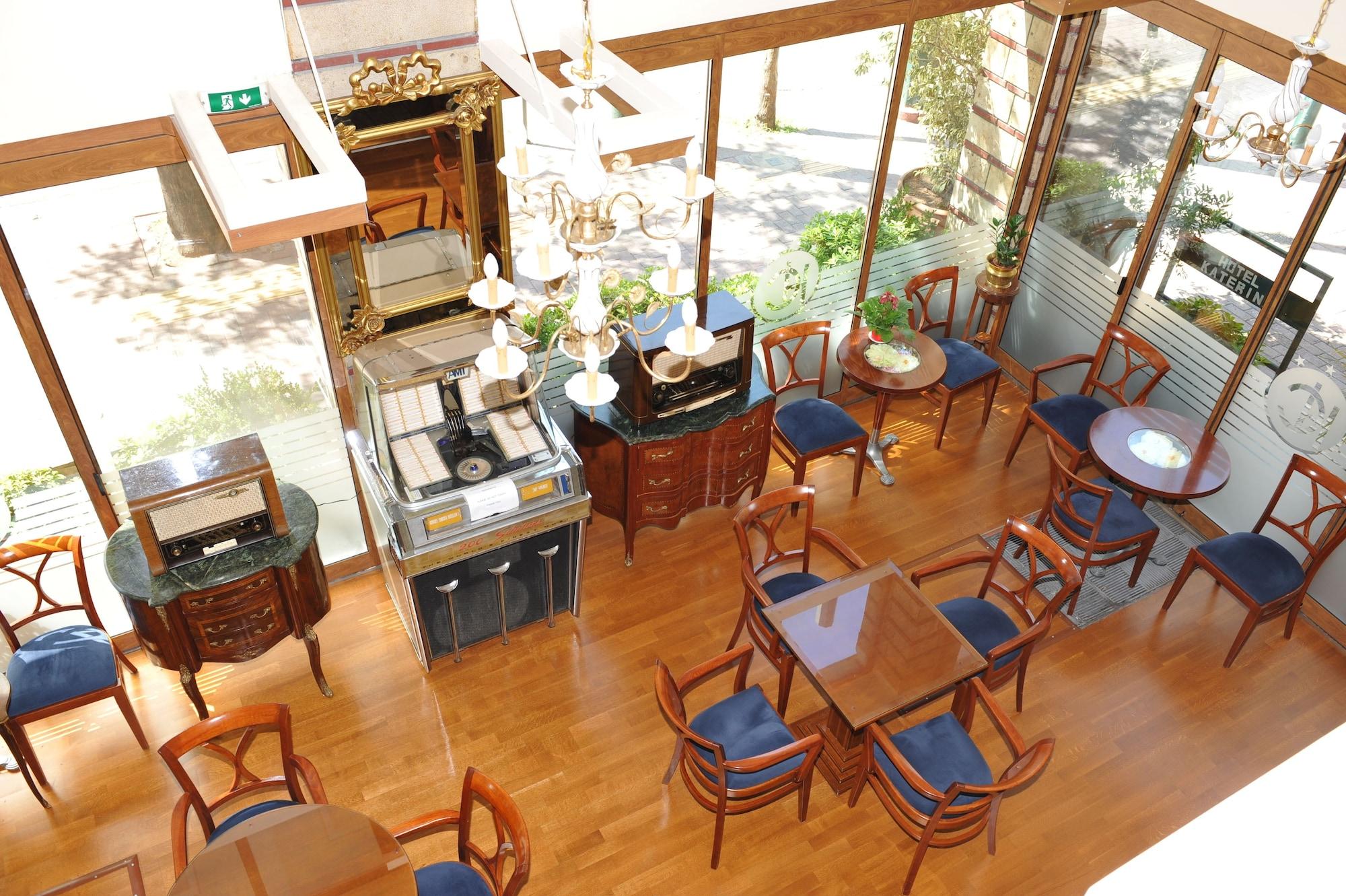 Bar/Salón Hotel Katerina