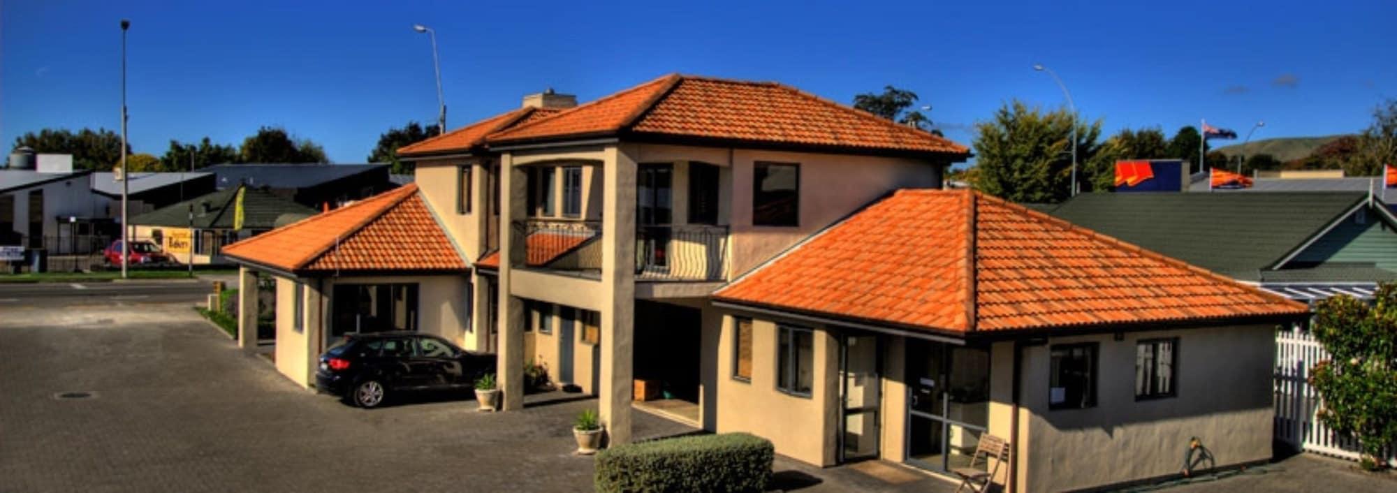 Varios Harvest Lodge