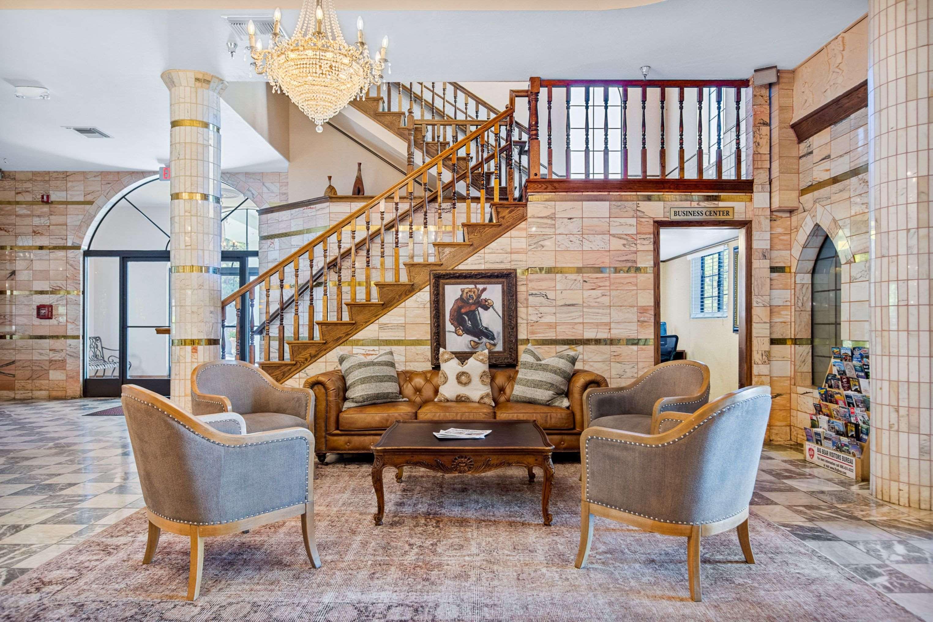 Vista Lobby Chateau Big Bear Boutique Hotel, BW Signature Collection