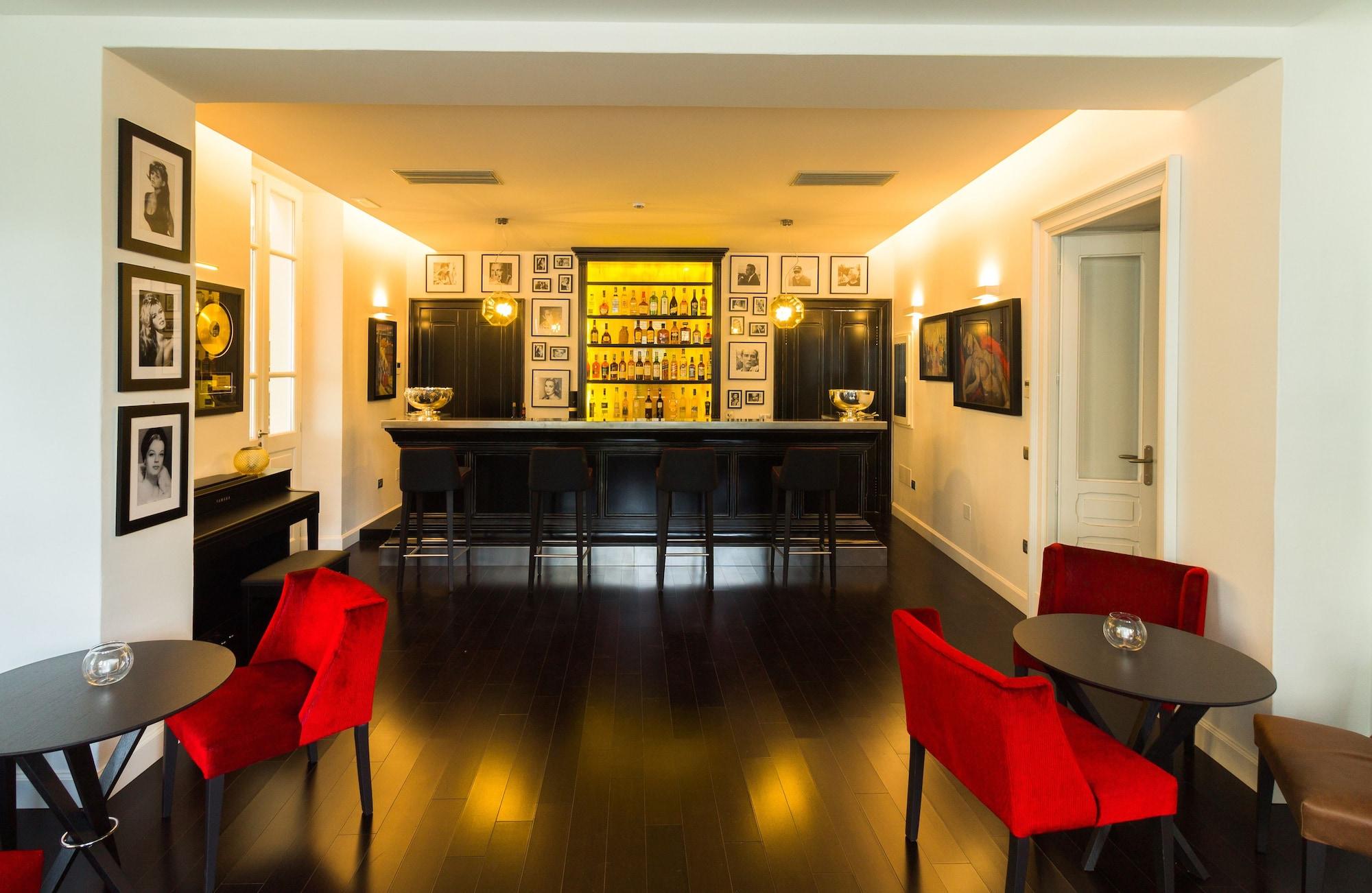 Bar/Salón Hotel Villa Fanny