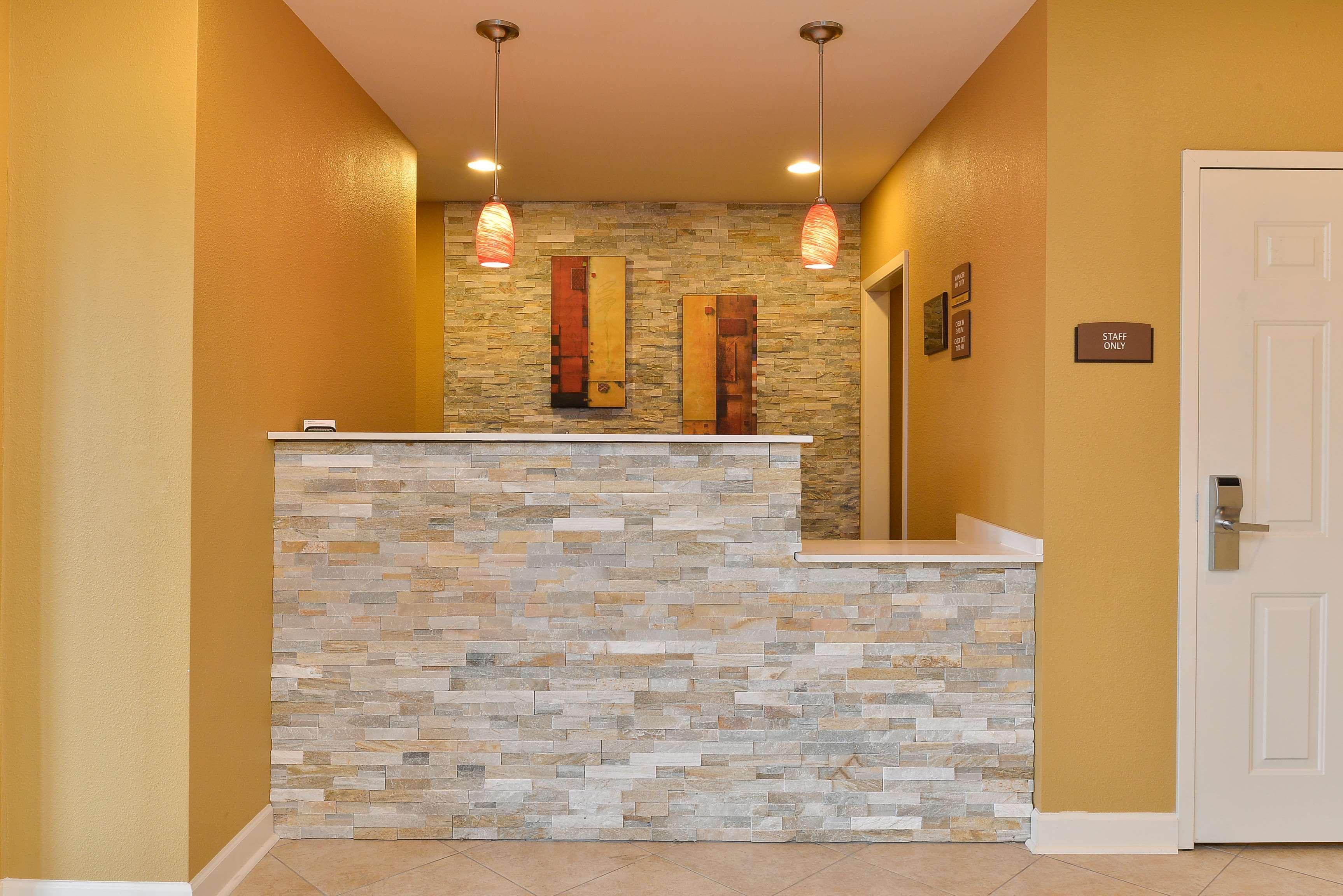 Vista Lobby Americas Best Value Inn Tupelo