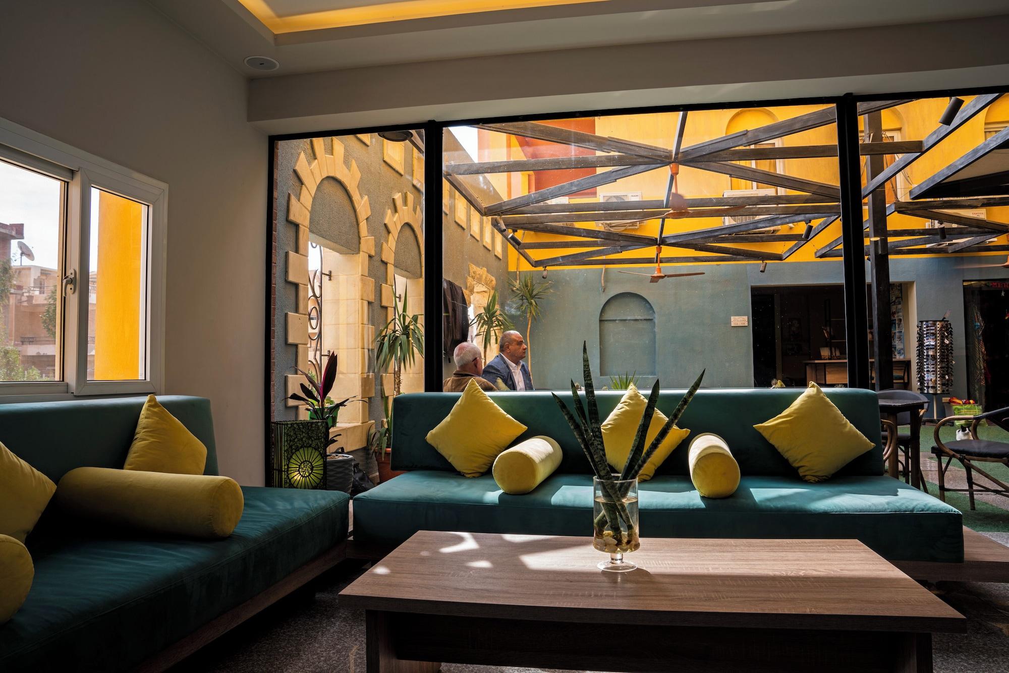 Vista Lobby Aldora Residence suites