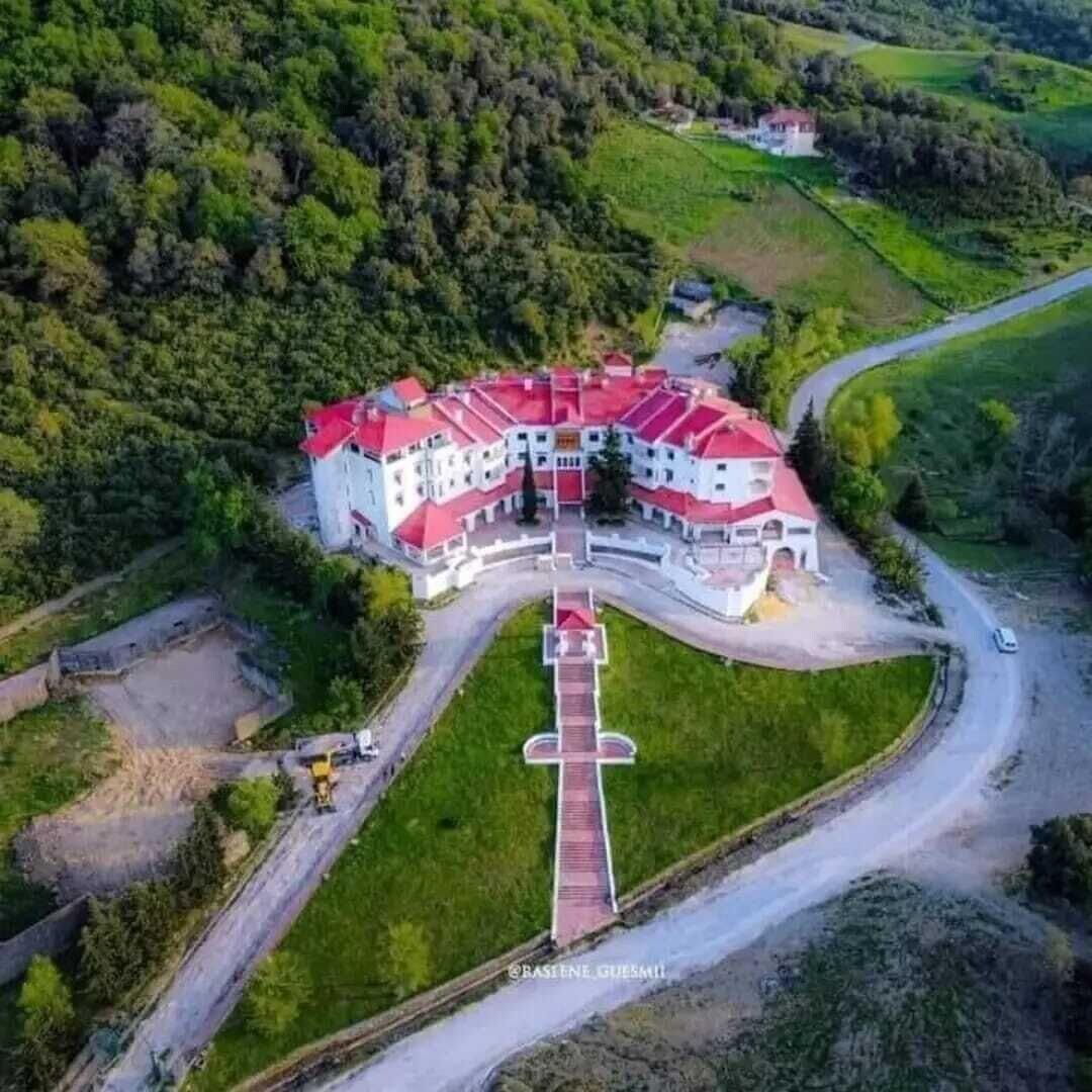 Varios Hôtel La Forêt