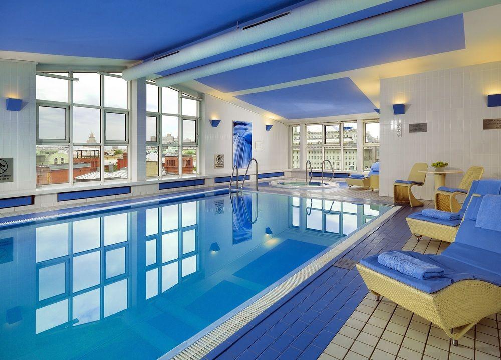 Vista da piscina Hotel National, a Luxury Collection Hotel, Moscow