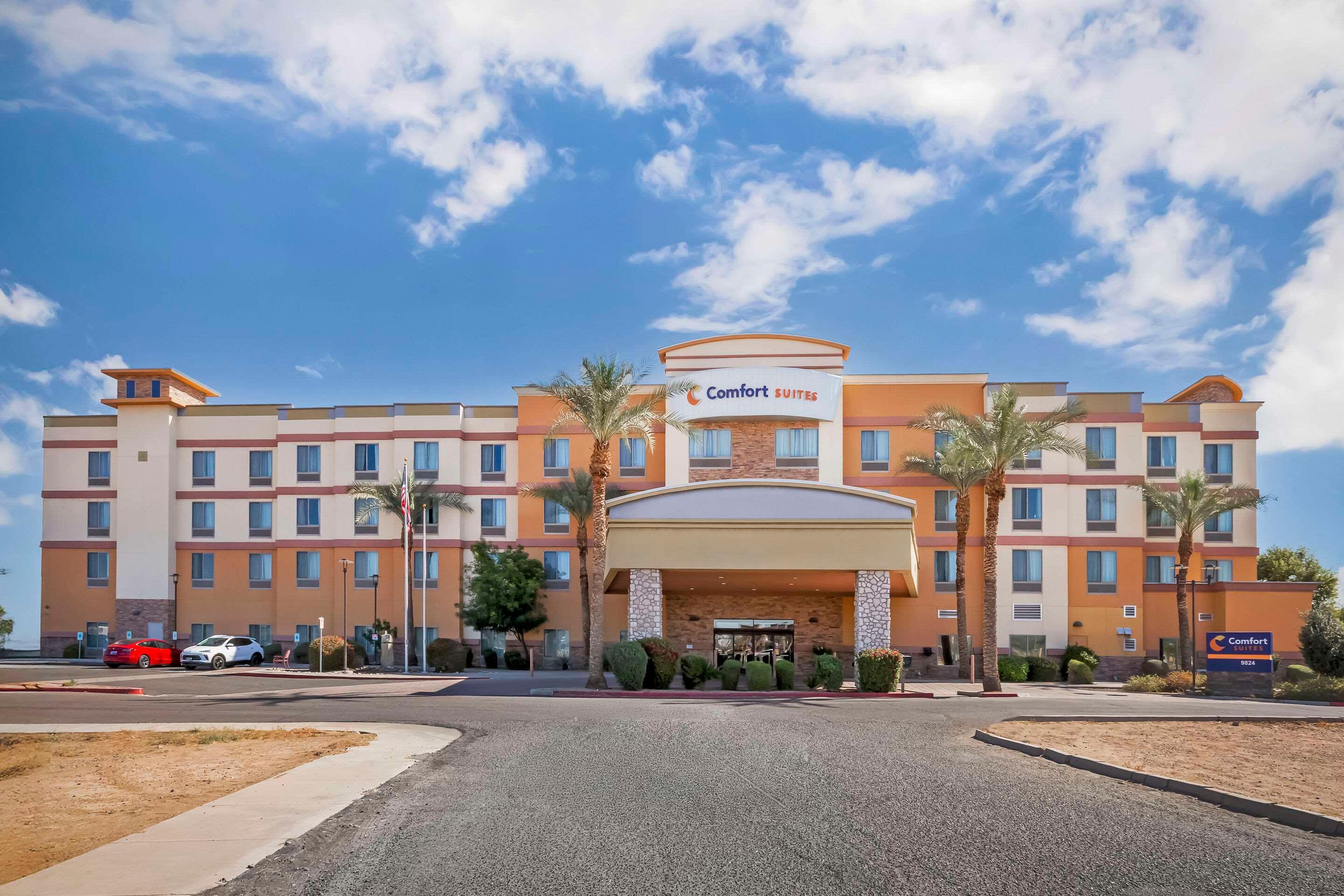 Vista Exterior Comfort Suites Glendale - State Farm Stadium Area