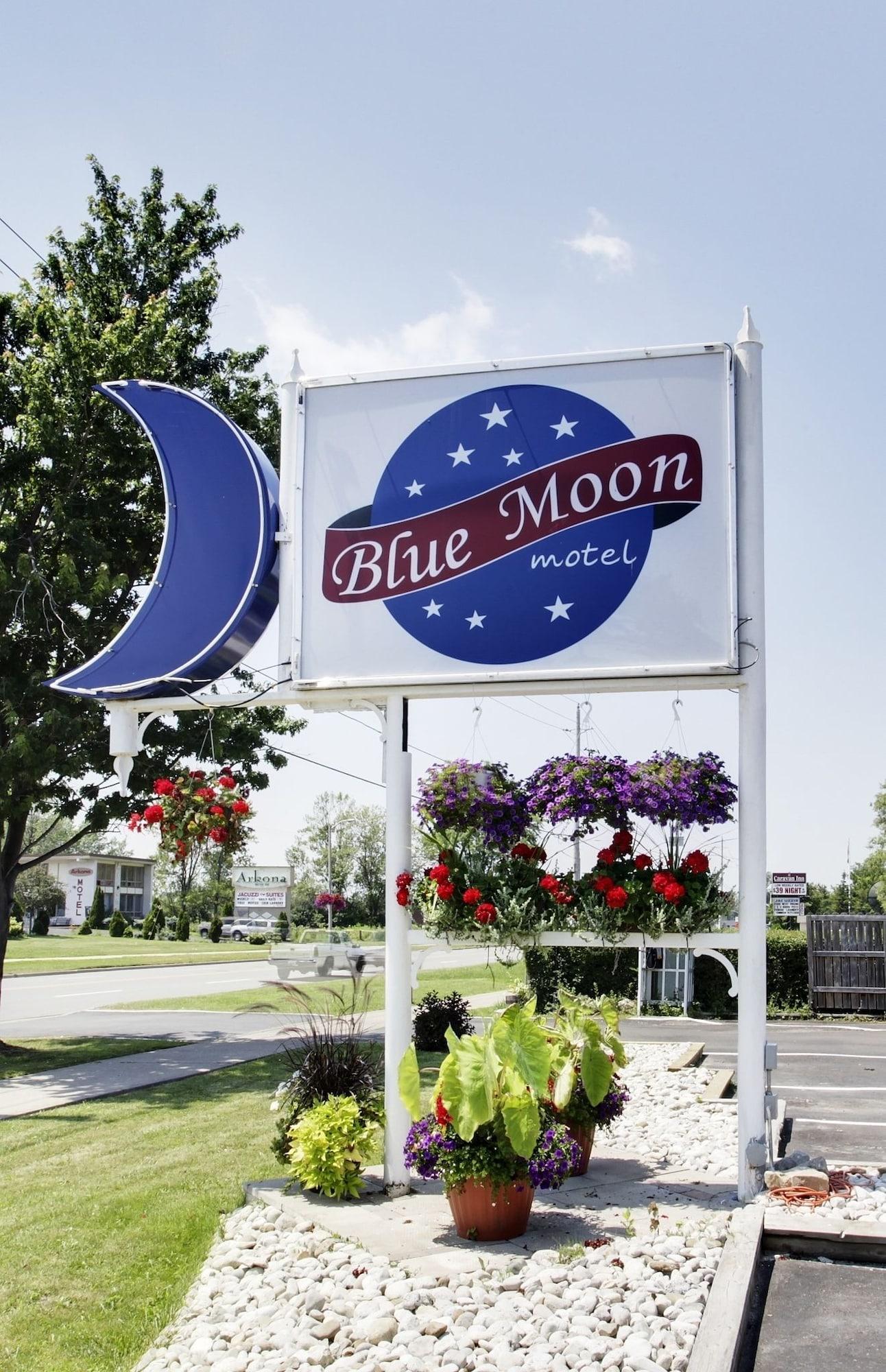 Vista Exterior Blue Moon Motel