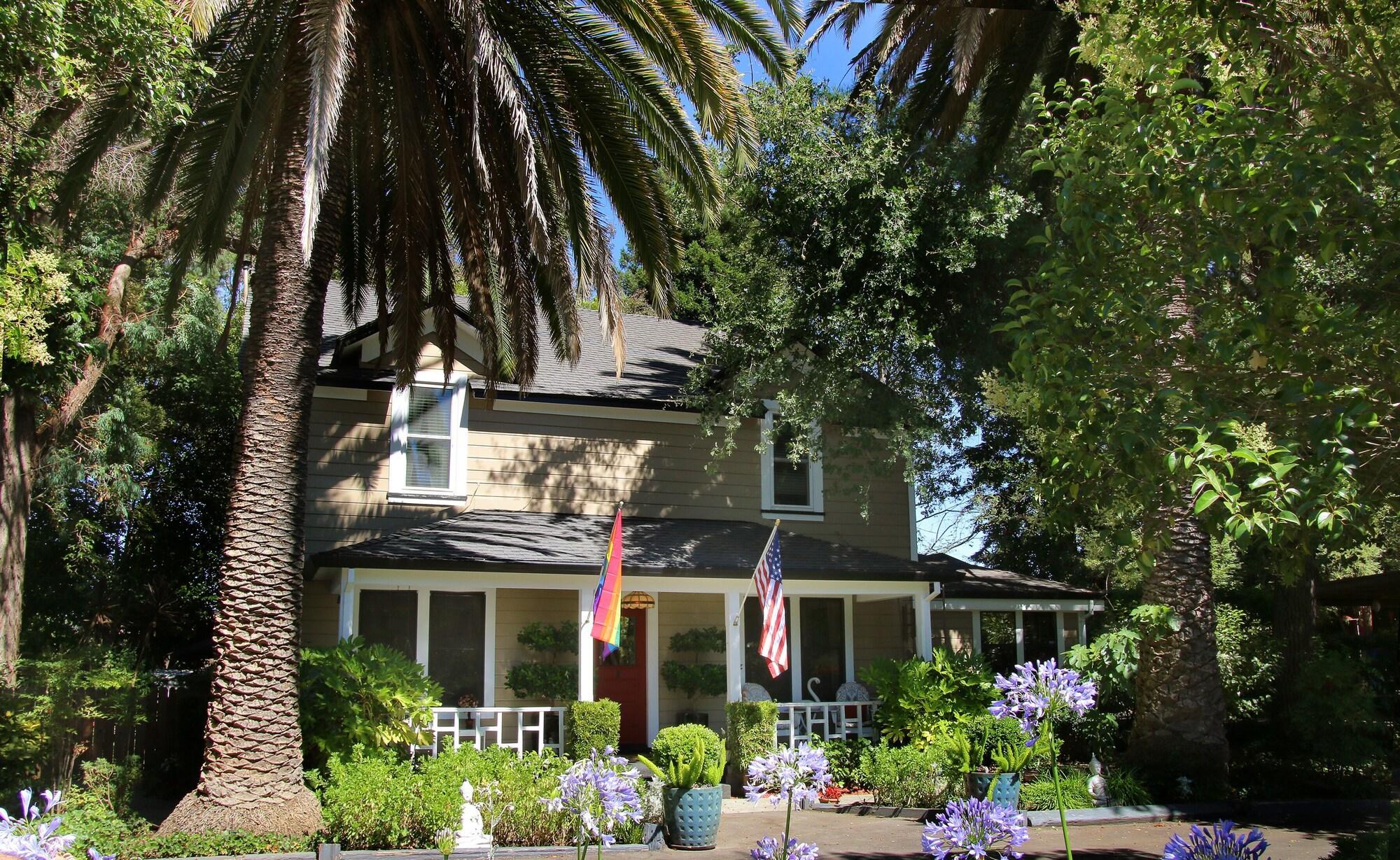 Vista Exterior The Giraffe Inn at Old Parks Manor