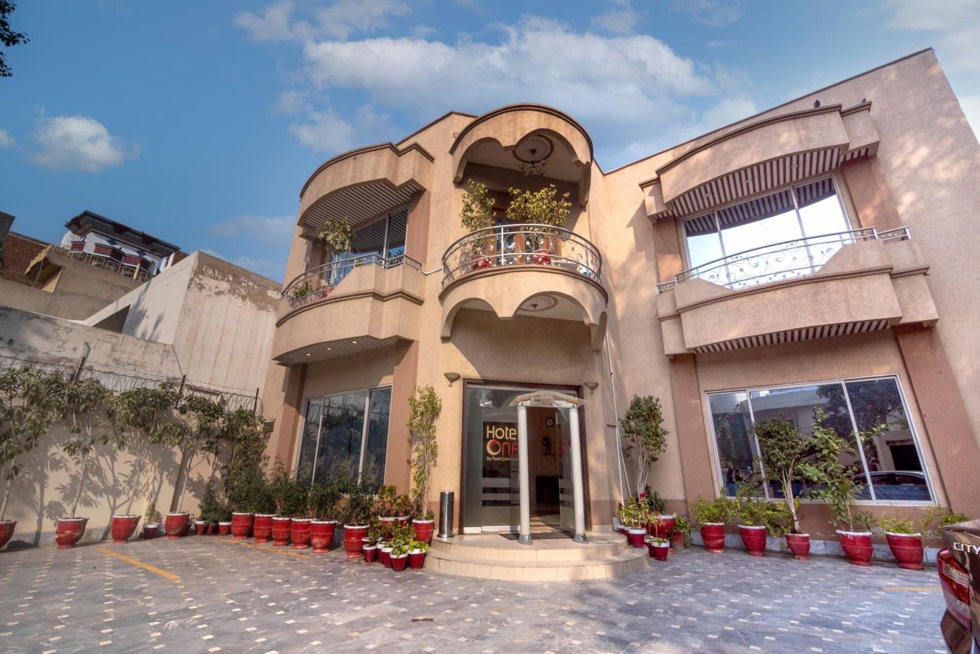 Vista Exterior Hotel One Lalazar Multan