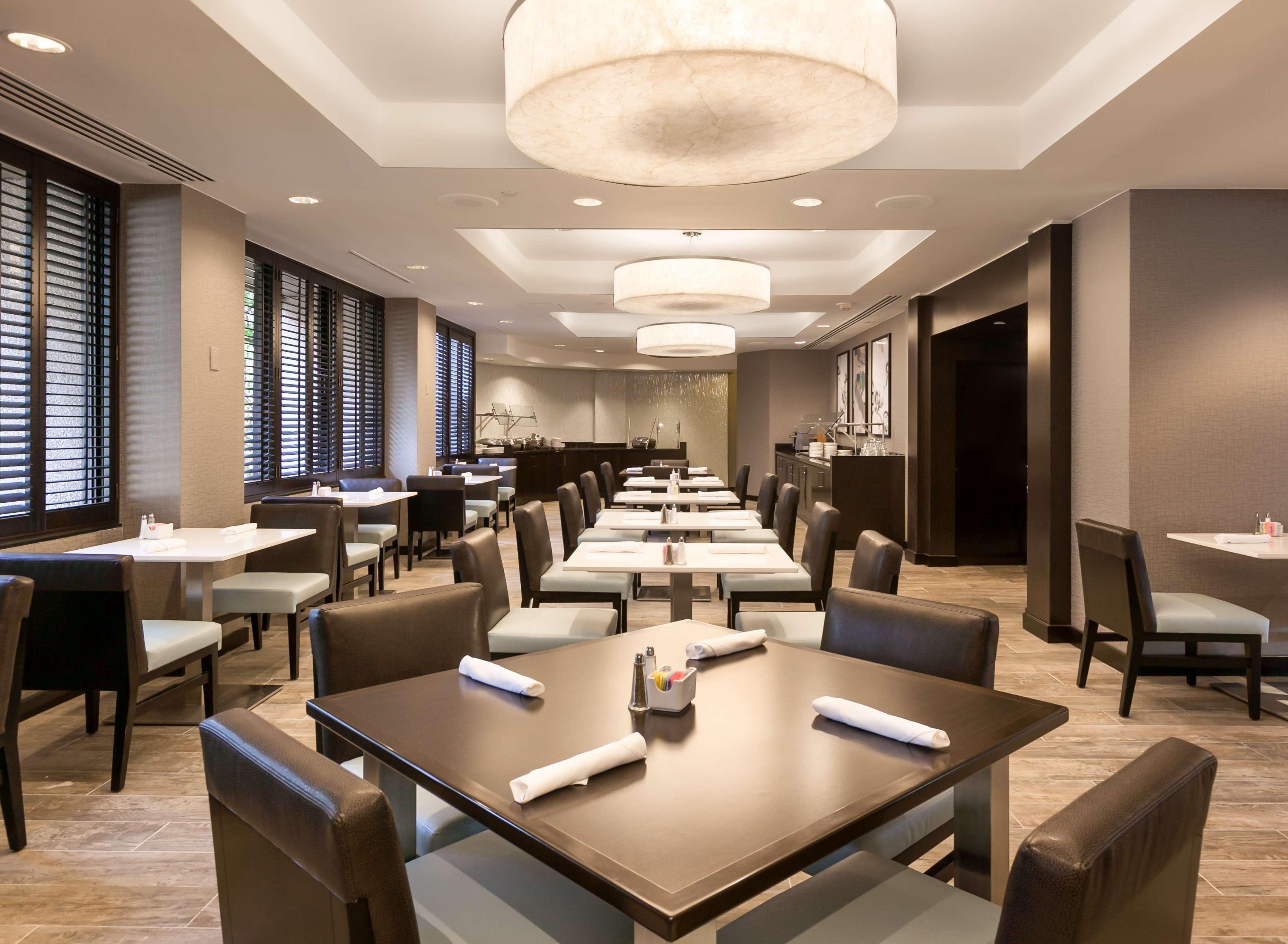Restaurant DoubleTree by Hilton Hotel & Suites Houston by the Galleria
