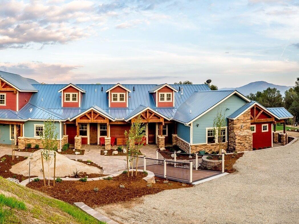 Varios Inn the Woods Suites