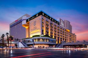 Alojamiento - The Cromwell- A Caesars Rewards Destination