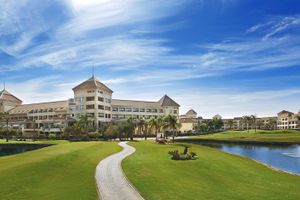 Alojamiento - Hilton Pyramids Golf